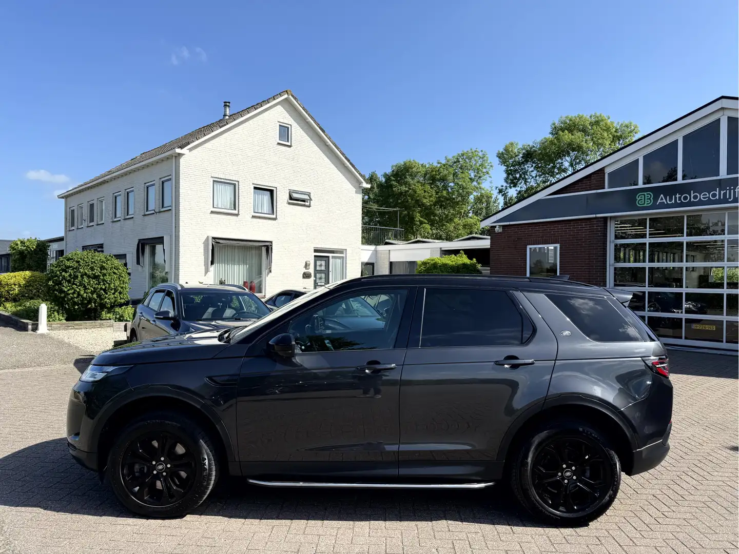 Land Rover Discovery Sport D150 2.0 R-Dynamic S NL. Auto, Navi, Camera, Trekh Grijs - 2
