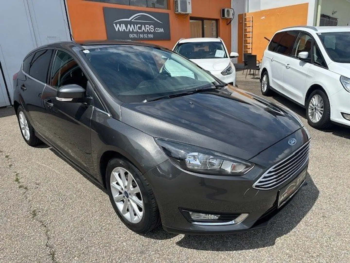 Ford Focus Titanium Grijs - 2