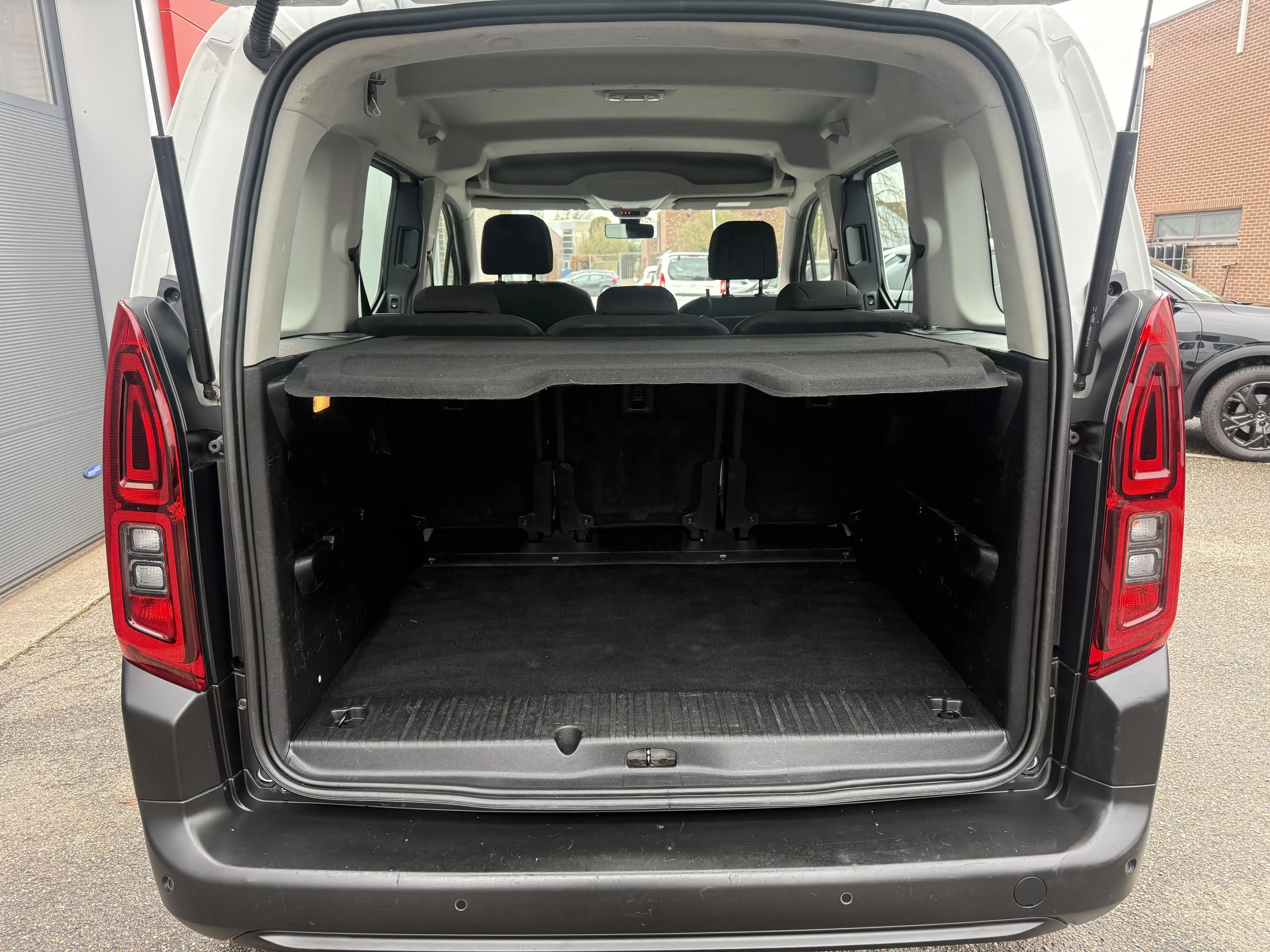 Citroen Berlingo 12PureTech 110 FEEL MULTISPACE MAN6 TOPPER — photo 2