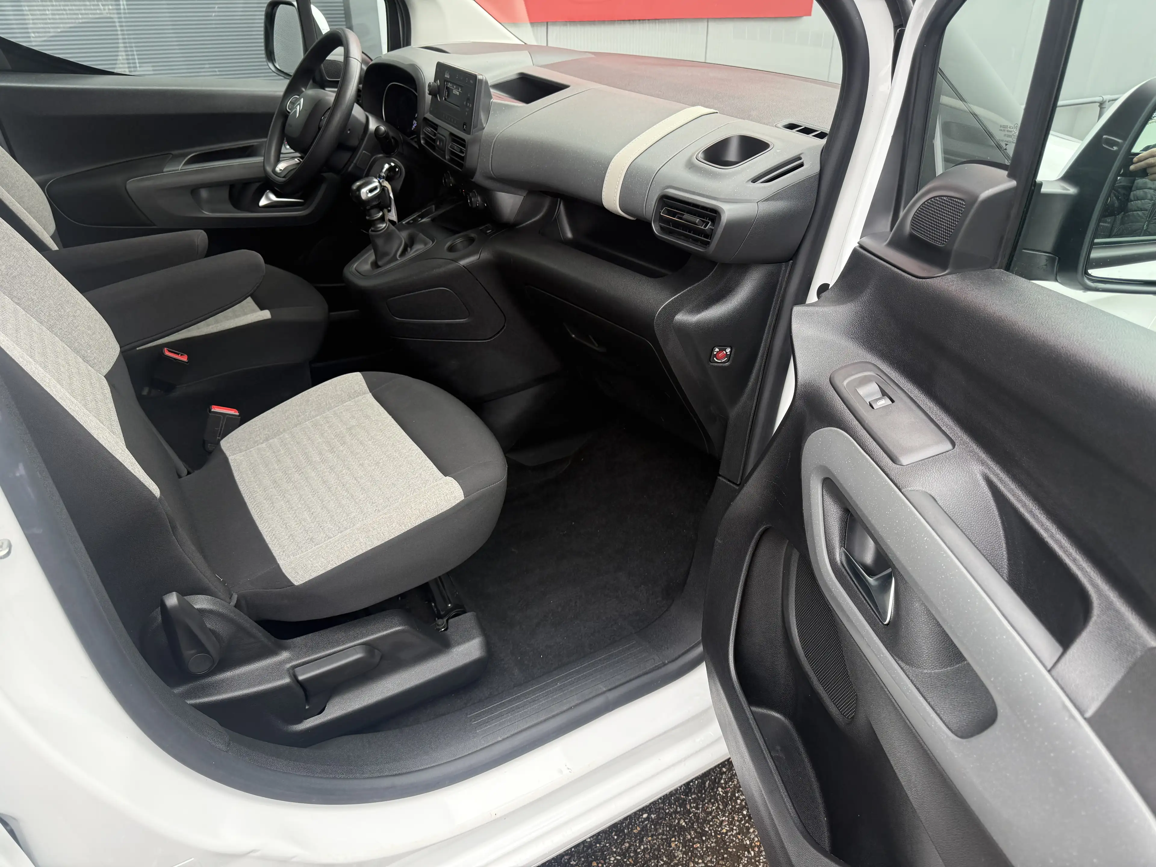 Citroen Berlingo 12PureTech 110 FEEL MULTISPACE MAN6 TOPPER — photo 7