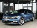 Volkswagen Passat Variant 1.6 TDI DSG R-LINE - DSG AUT. - TREKH. - ORG. NL. Blau - thumbnail 1