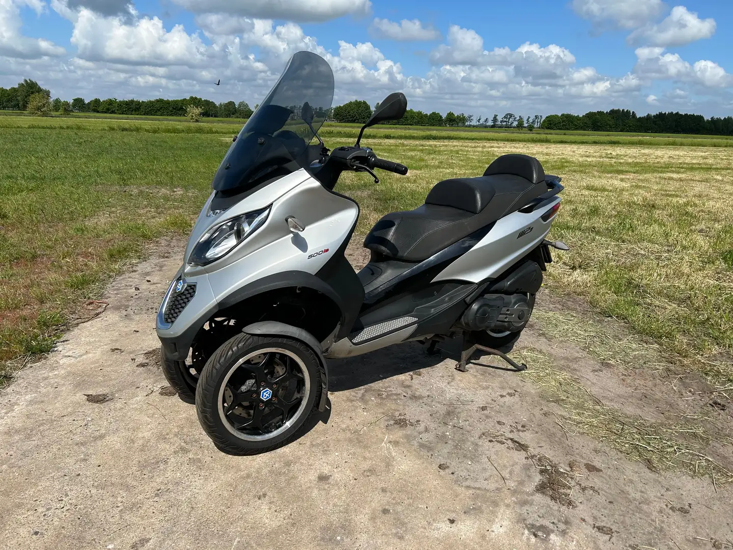 Piaggio MP3 500 LT Šedá - 1