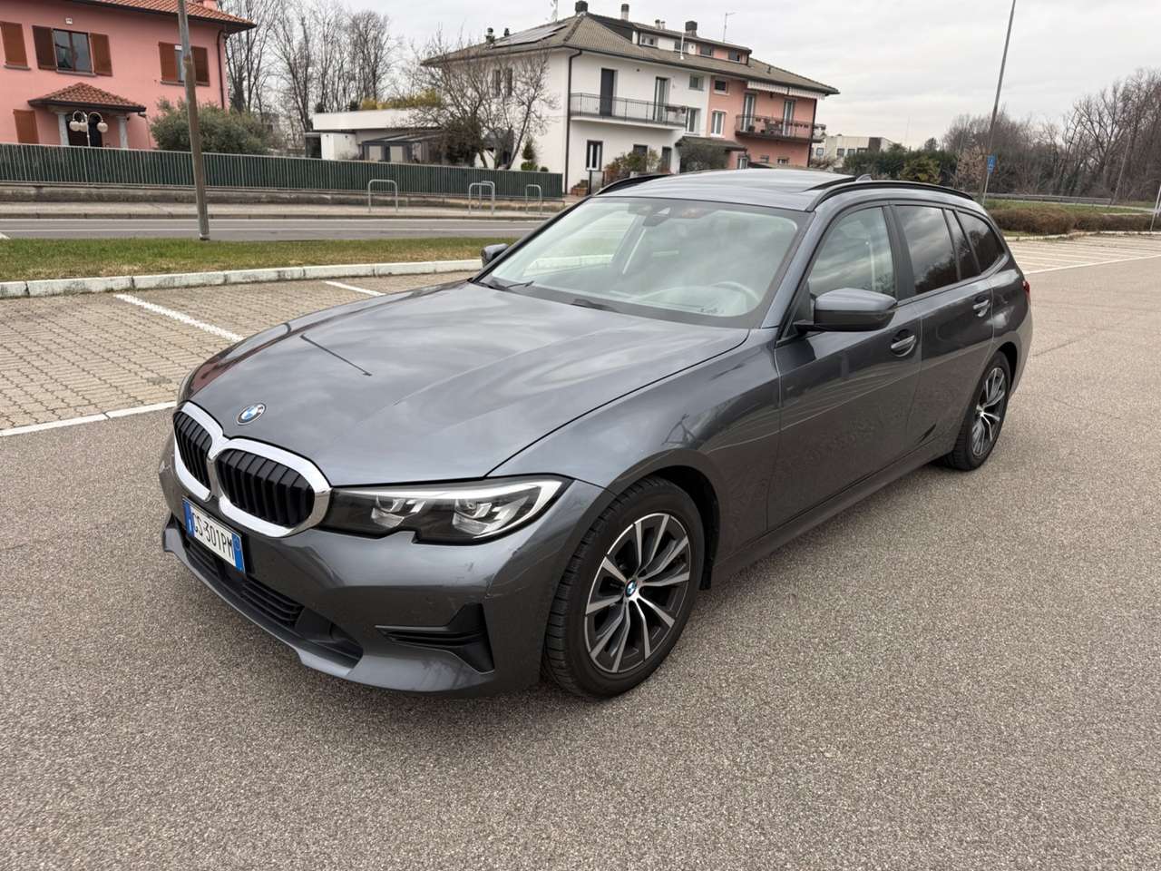 BMW 318 d 150Cv Touring Automatic*Navi*Panorama*Full