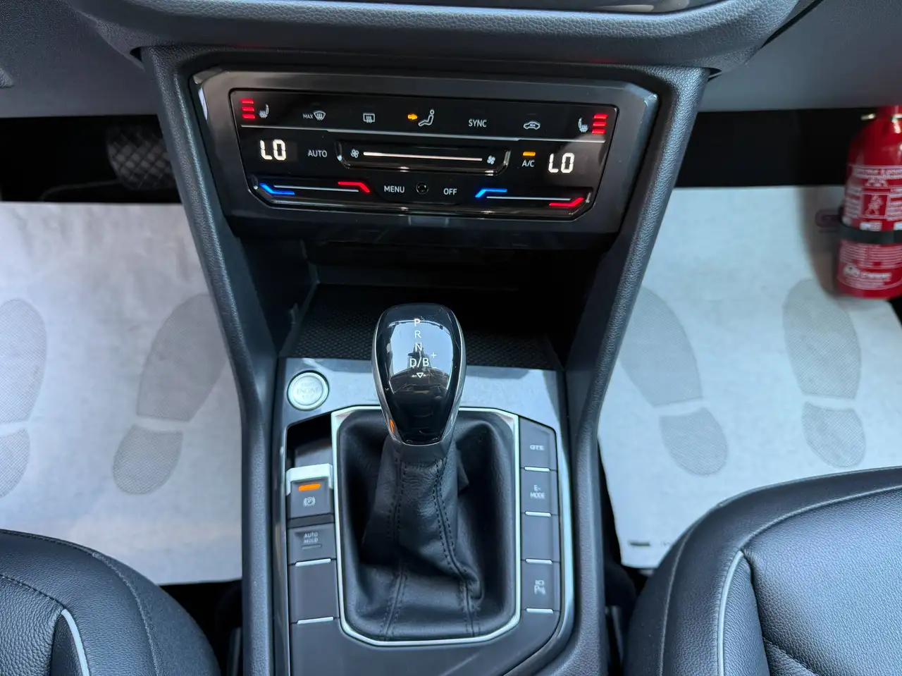 Volkswagen Tiguan 1.4i E-HYBRID AUTOMAAT NAVIGATIE FULL LED ZWART LEDER 360 CAMERA CARPLAY, миниатюра 25