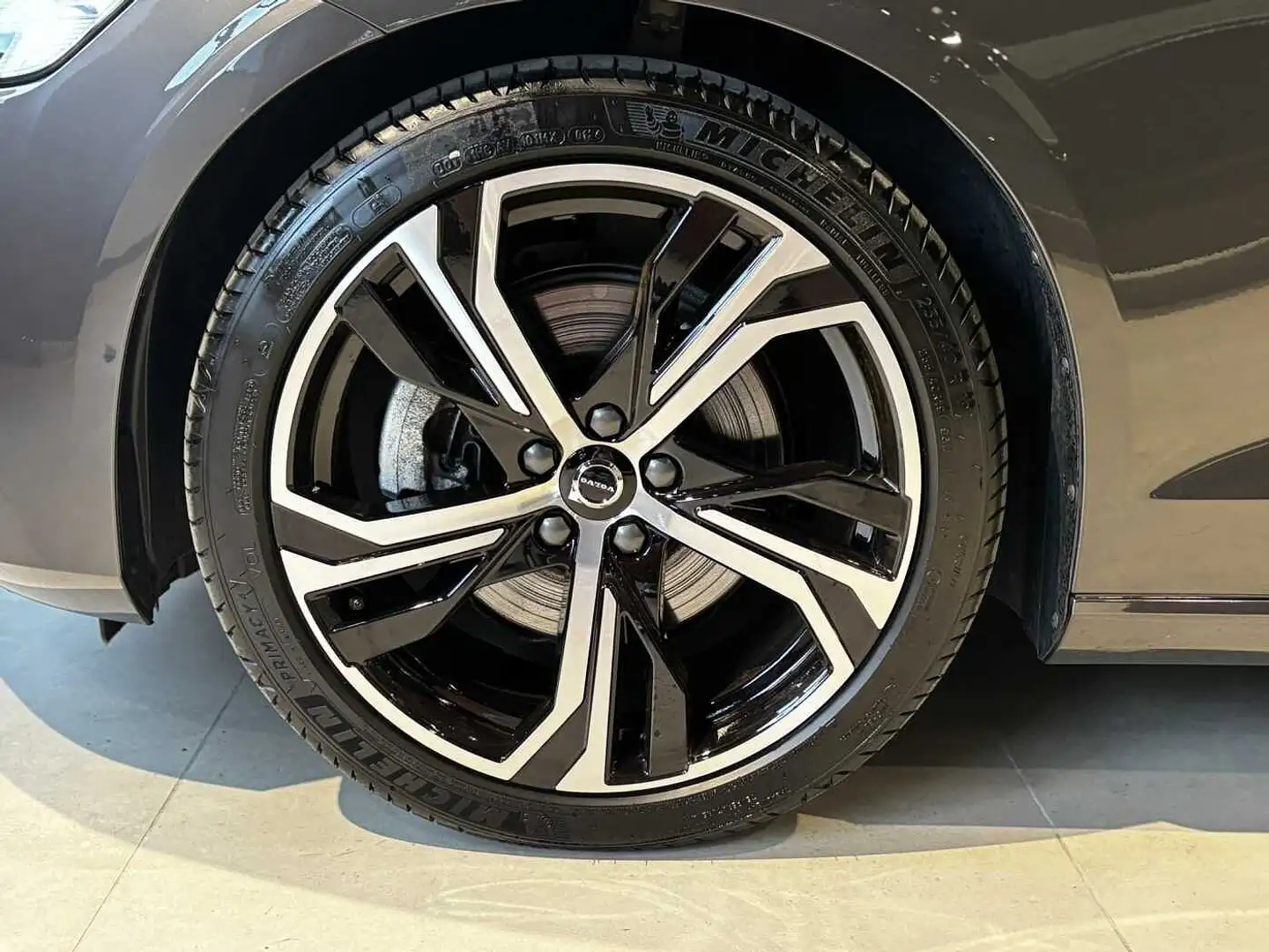 Volvo S60 Plus, B4 Mild-Hybrid, Benzin, Dark Gri - 2