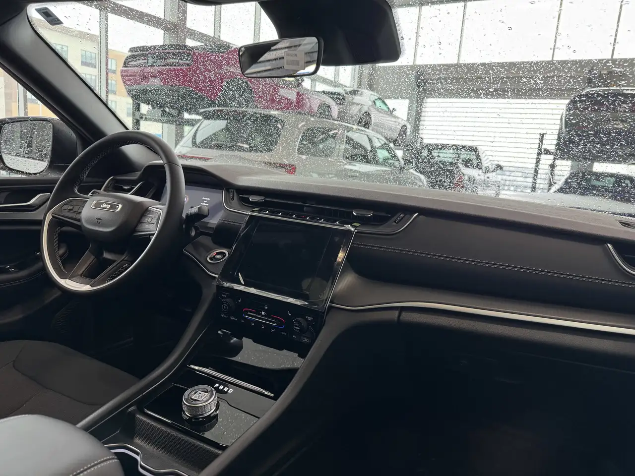 Jeep Grand Cherokee снимка Jeep Grand Cherokee