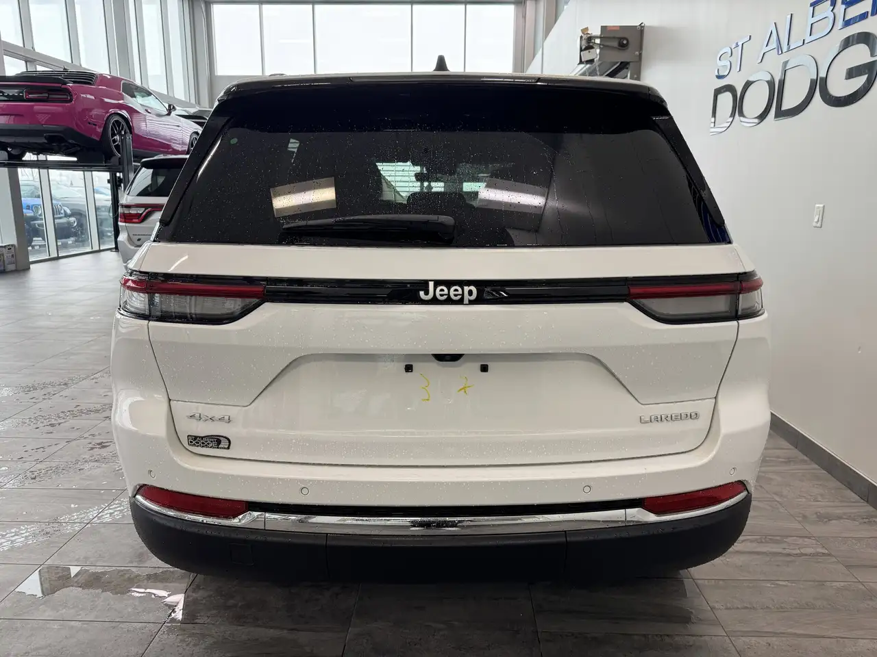 Jeep Grand Cherokee снимка Jeep Grand Cherokee