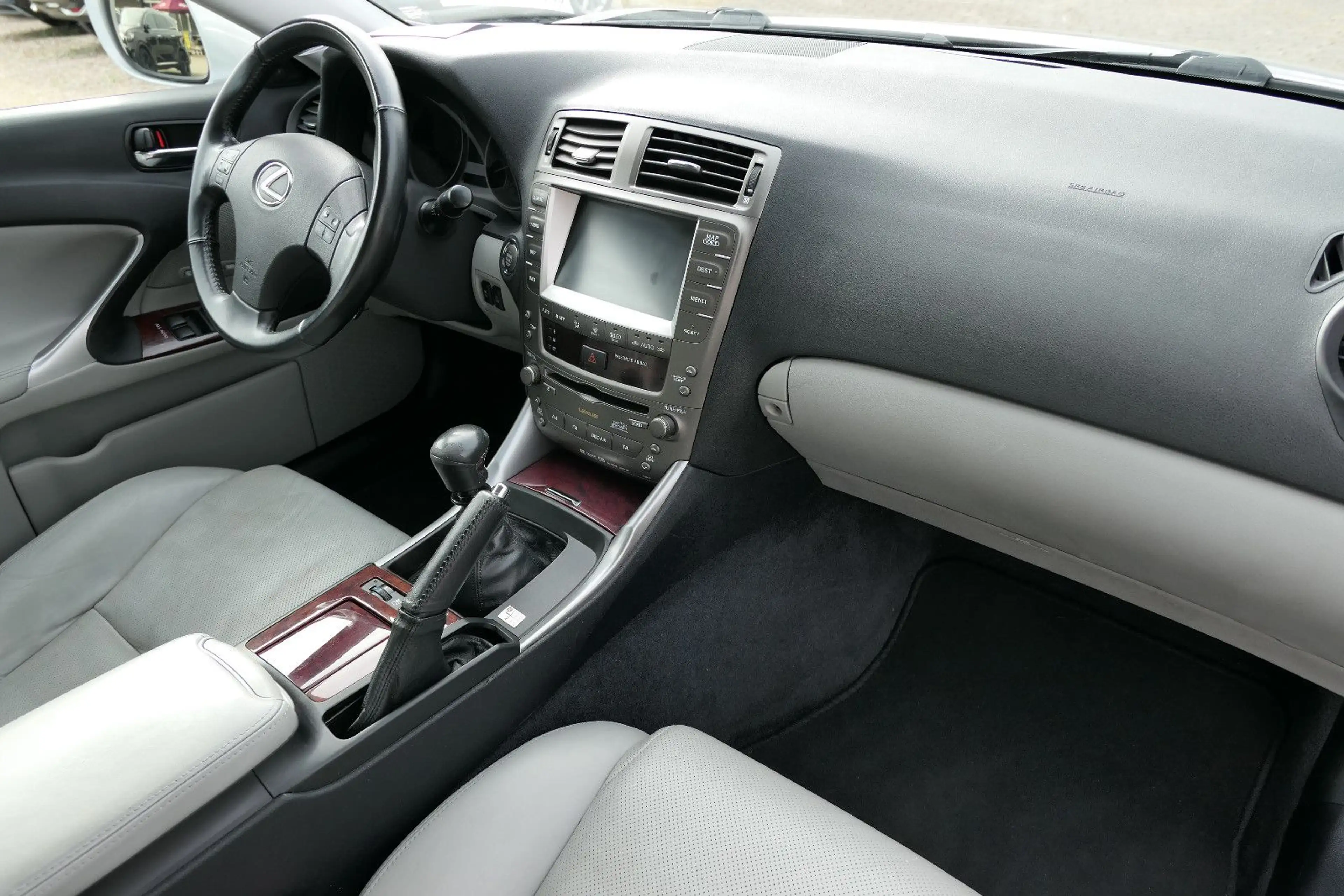 Lexus IS 250 V6/AHK/Navi/Sitzbelüftung/Xenon — photo 12