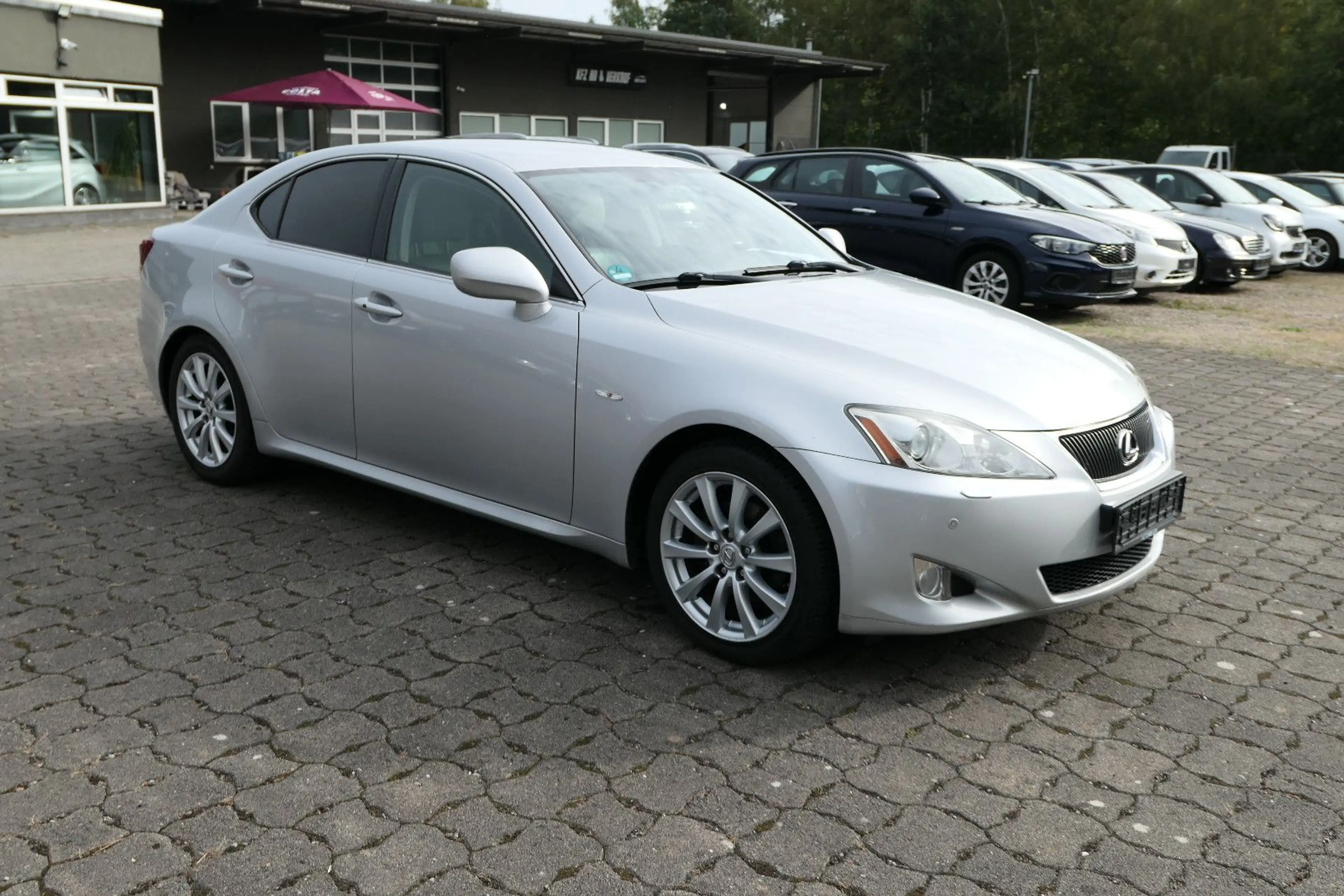 Lexus IS 250 V6/AHK/Navi/Sitzbelüftung/Xenon — photo 7