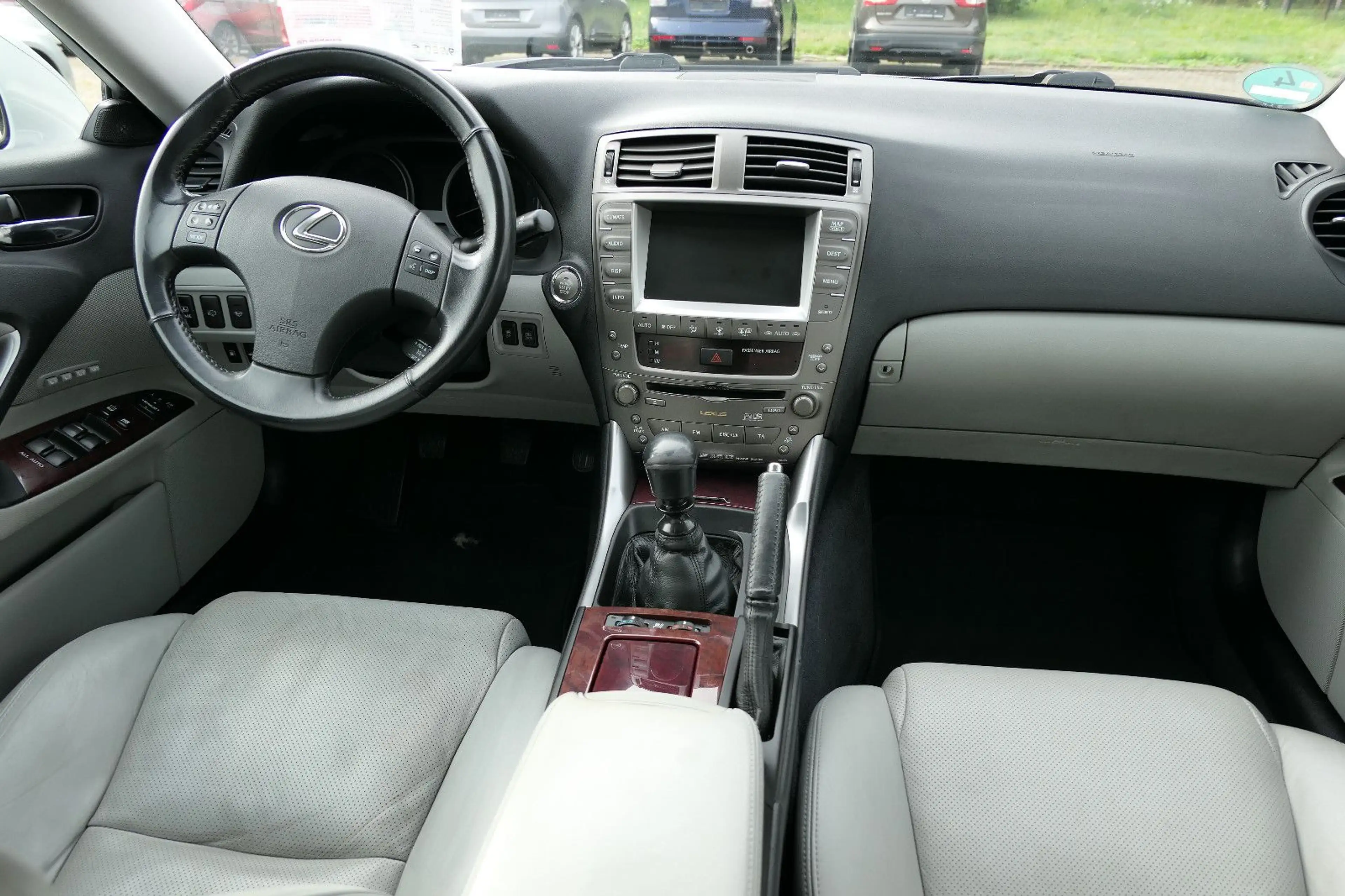 Lexus IS 250 V6/AHK/Navi/Sitzbelüftung/Xenon — photo 15