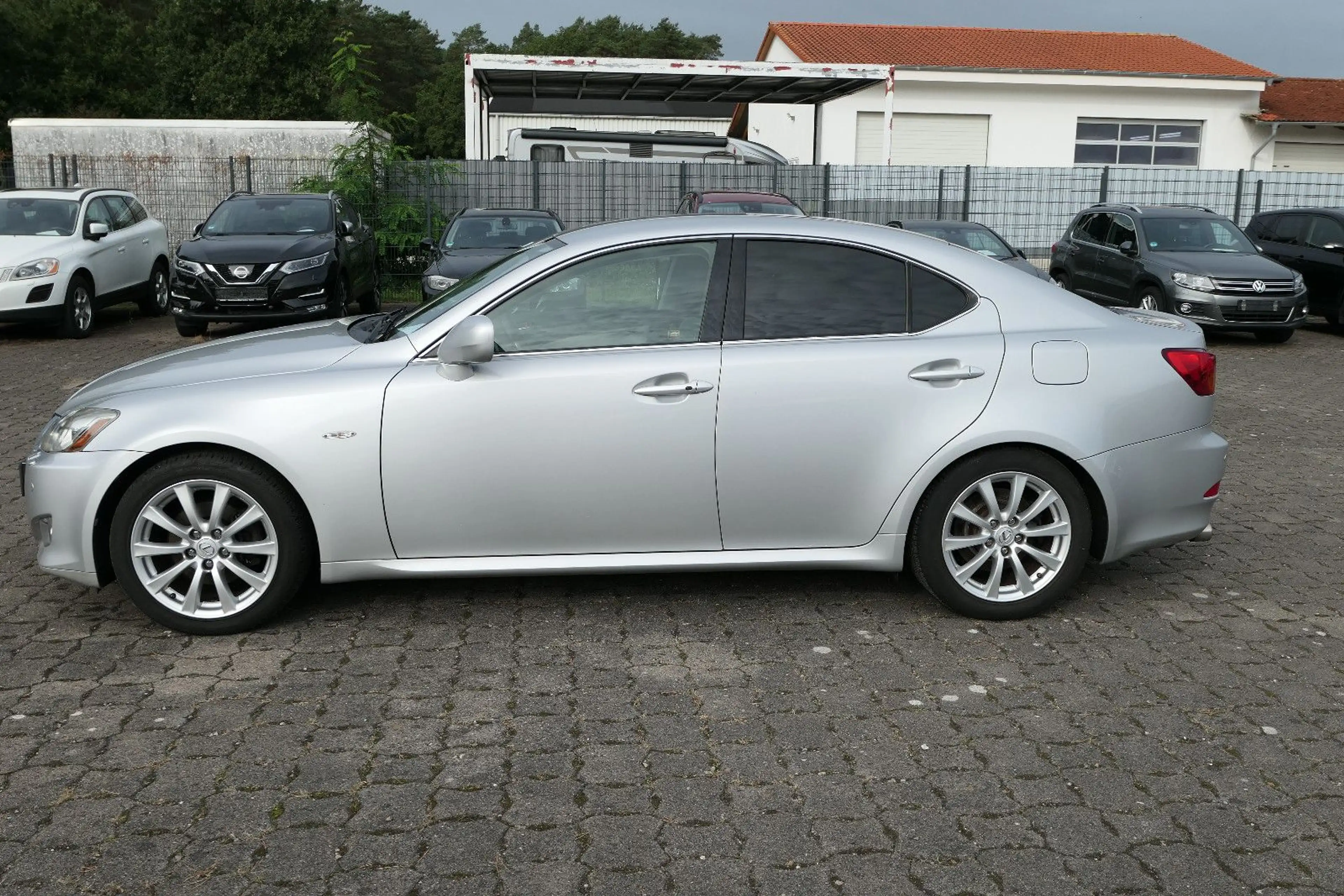 Lexus IS 250 V6/AHK/Navi/Sitzbelüftung/Xenon — photo 2