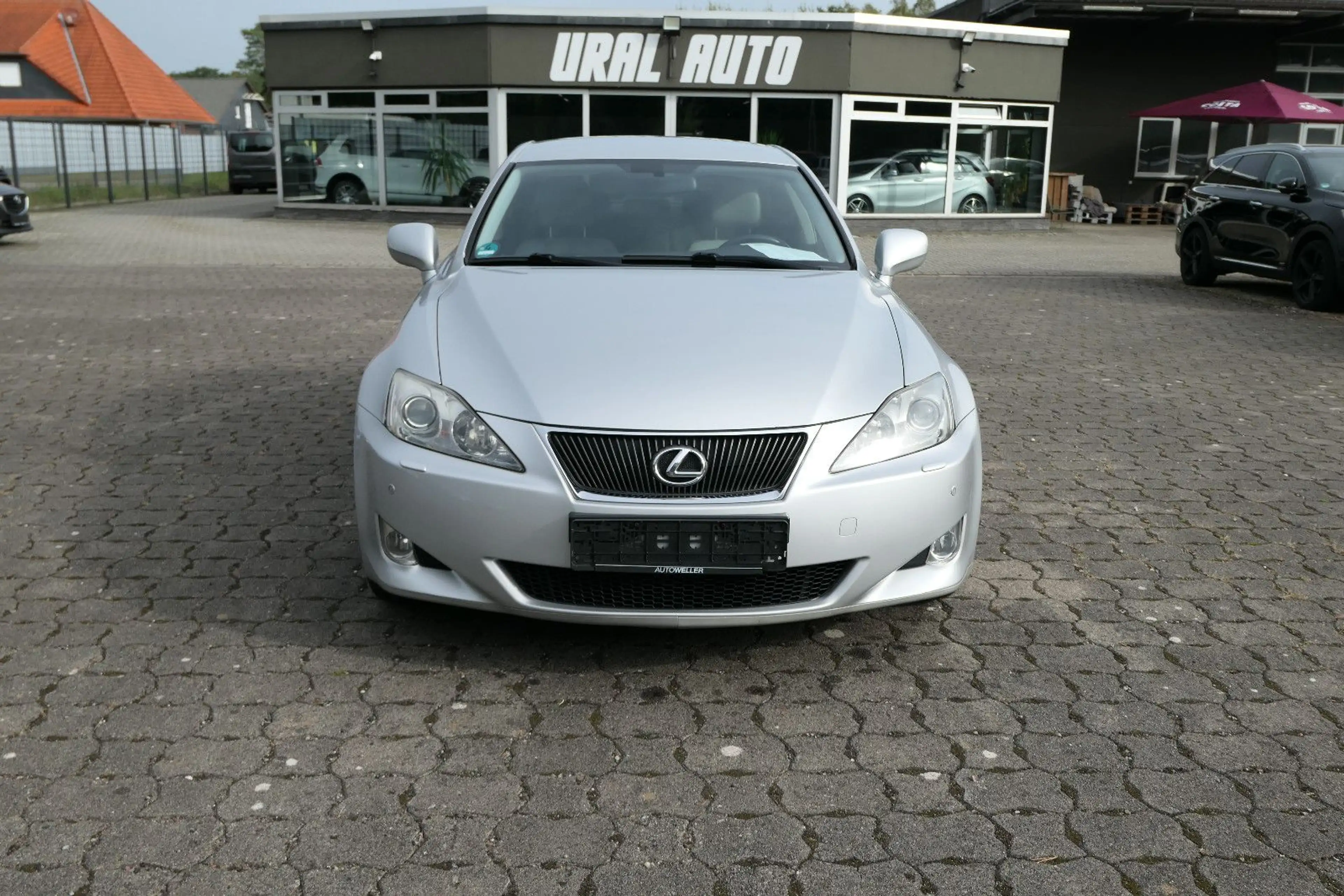 Lexus IS 250 V6/AHK/Navi/Sitzbelüftung/Xenon — photo 8