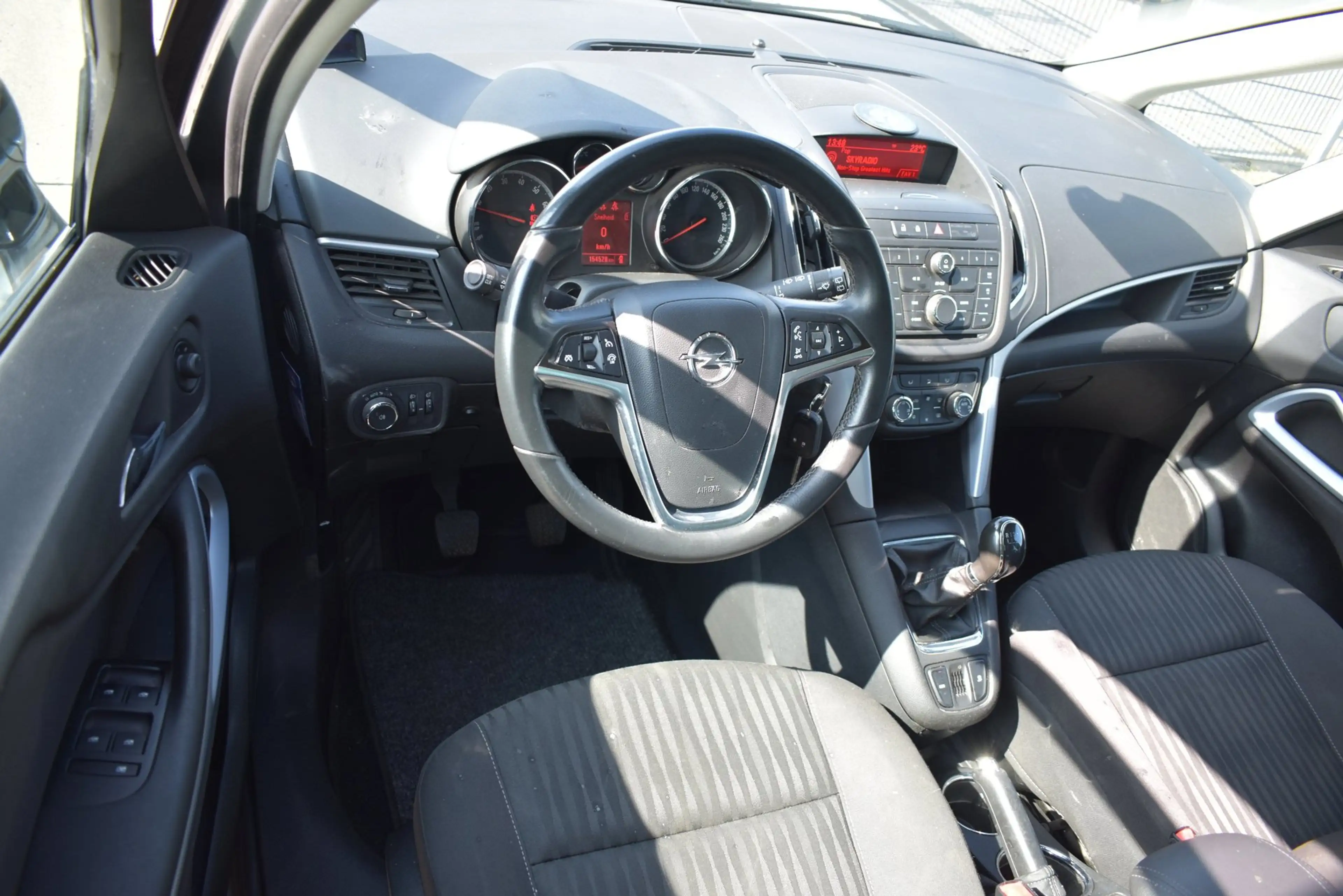 Opel Zafira Tourer 1.4 Edition — photo 8