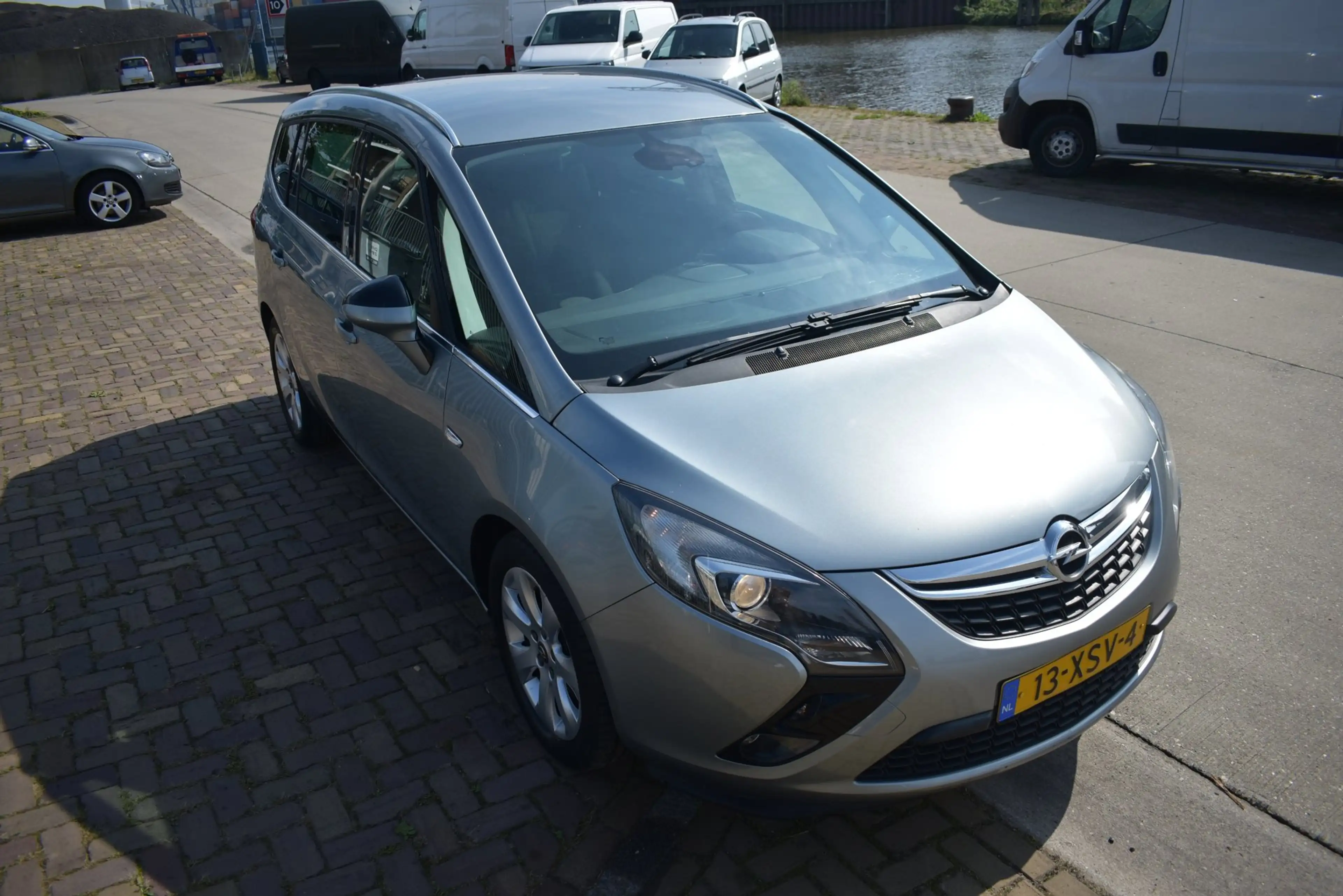 Opel Zafira Tourer 1.4 Edition — photo 3