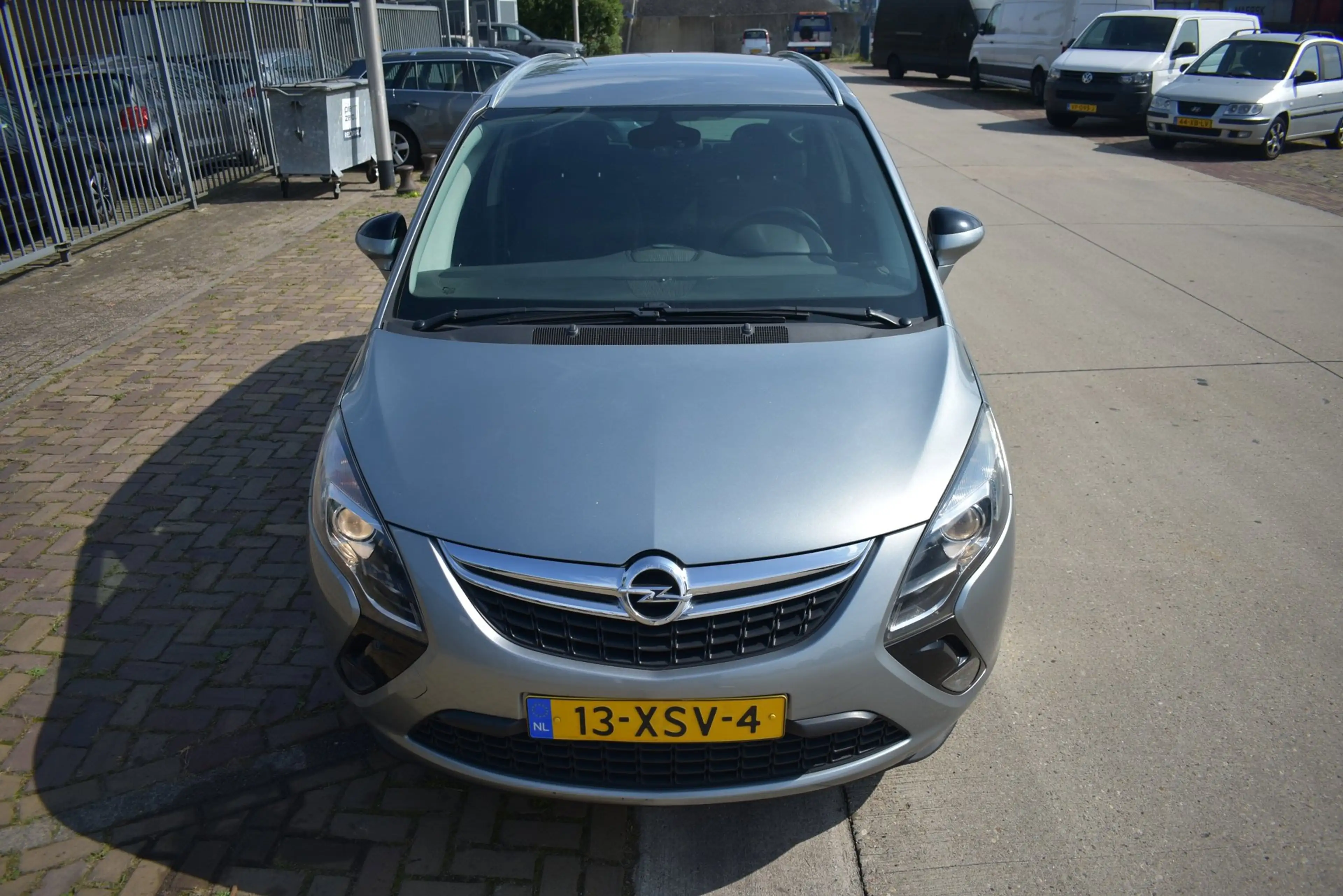 Opel Zafira Tourer 1.4 Edition — photo 2