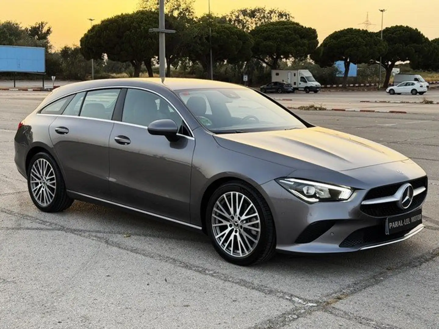 Mercedes-Benz CLA 220 Shooting Brake 220d 8G-DCT Gris - 1