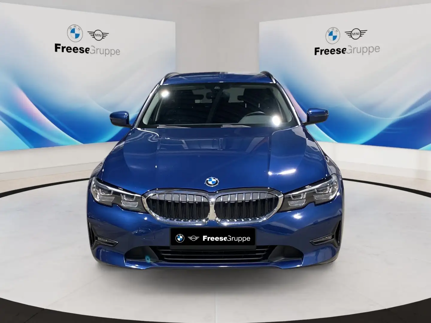 BMW 320 d xDrive Tou Blau - 2