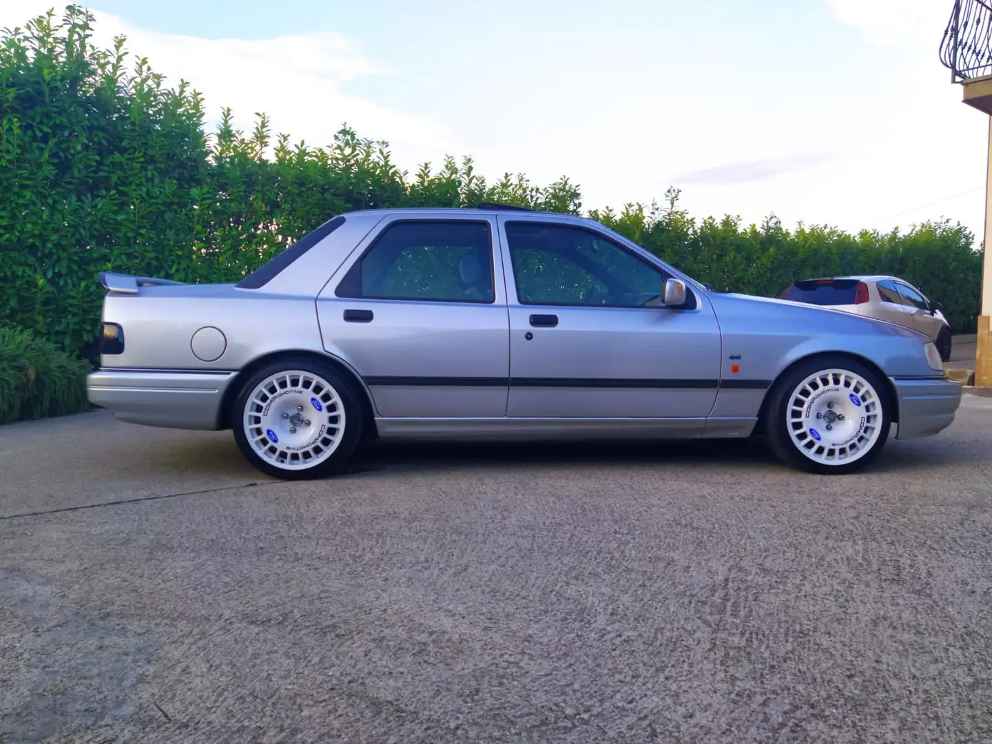 Ford Sierra 4p 2.0 Cosworth c/clima 4x4 Grey - 2