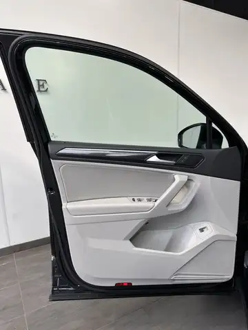 Volkswagen Tiguan view 9