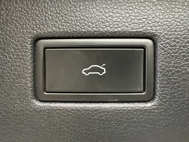 Volkswagen Tiguan view 6