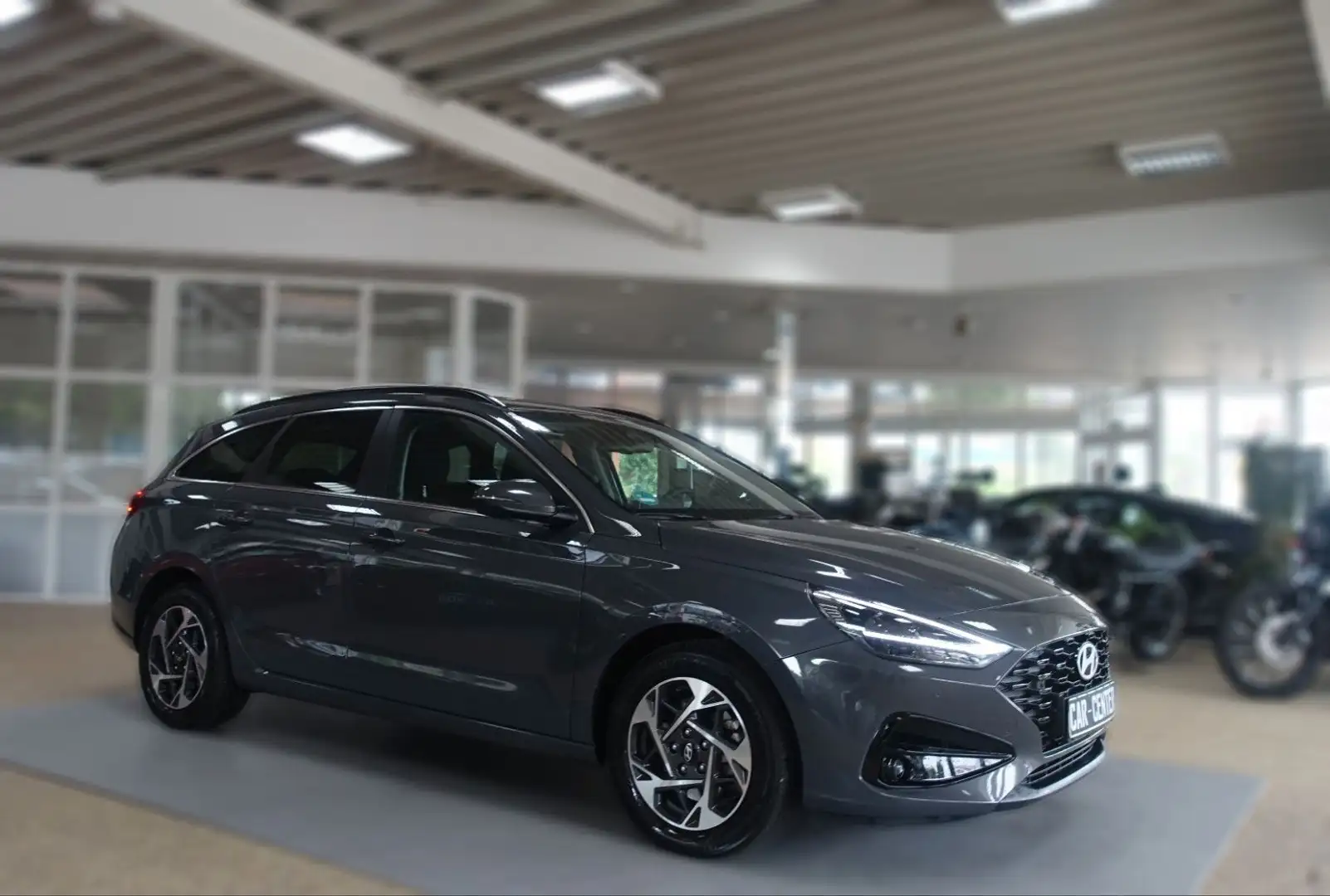 Hyundai i30 1.5 T-GDI DCT Hybrid Advantage Gris - 1