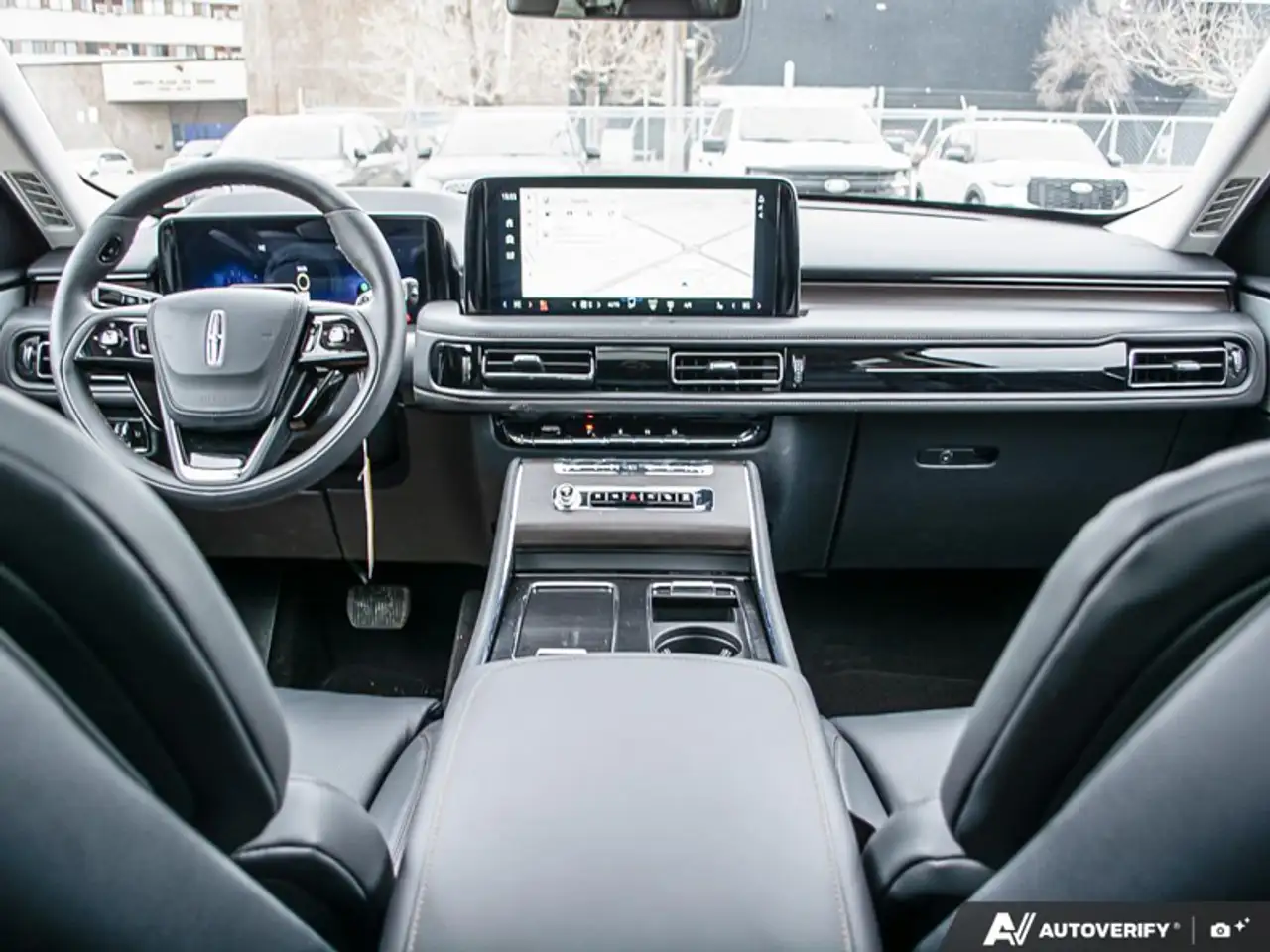 Lincoln Aviator снимка Lincoln Aviator