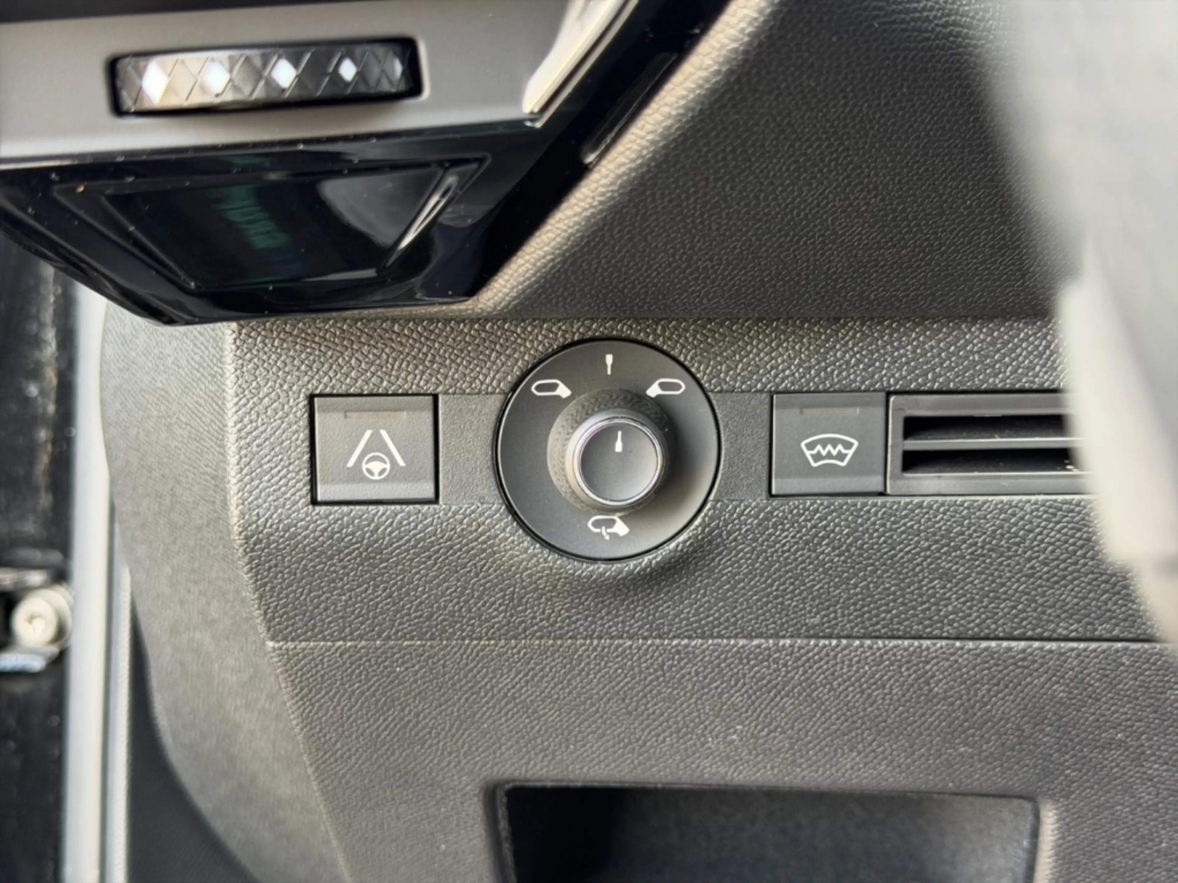 DS Automobiles DS 7 Performance Line + BHDi 130 °LED°Kamera°BF° — photo 13