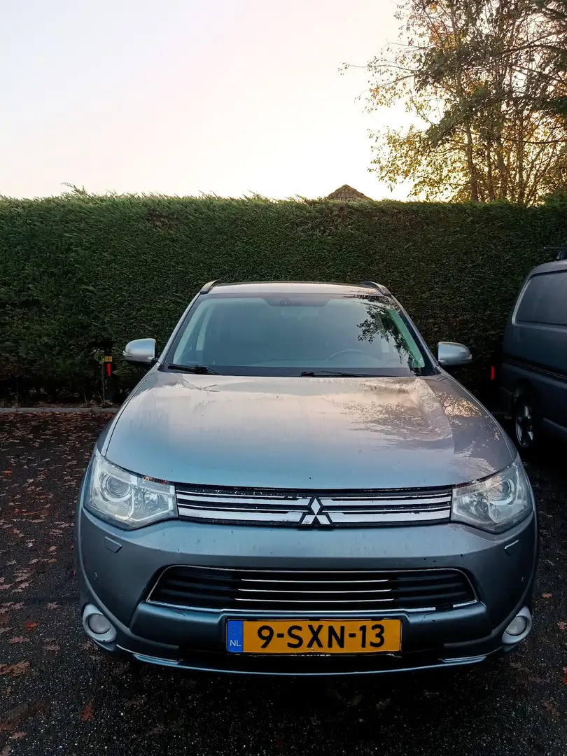 Mitsubishi Outlander 2.0 PHEV Intense + Zilver - 2
