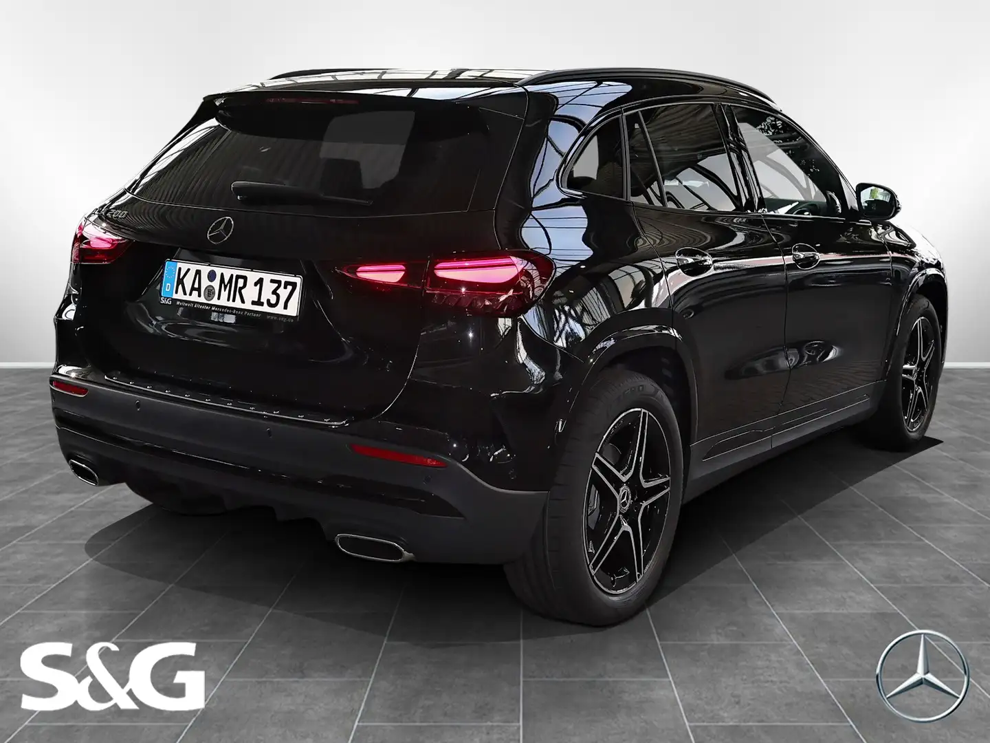 Mercedes-Benz GLA 200 AMG MBUX+RüKam+M-LED+Pano+Totwinkl+Night Schwarz - 2