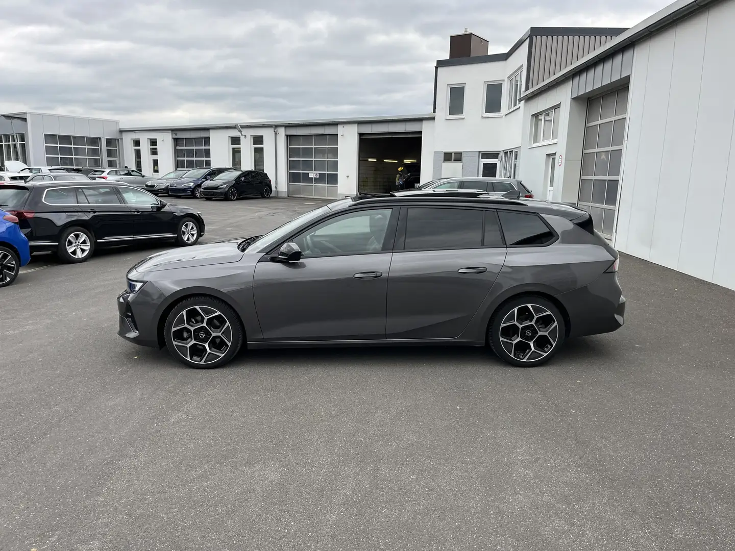 Opel Astra ST 1.2 Turbo Ultimate 148€ m. 20% Anzahlung Head Grau - 2