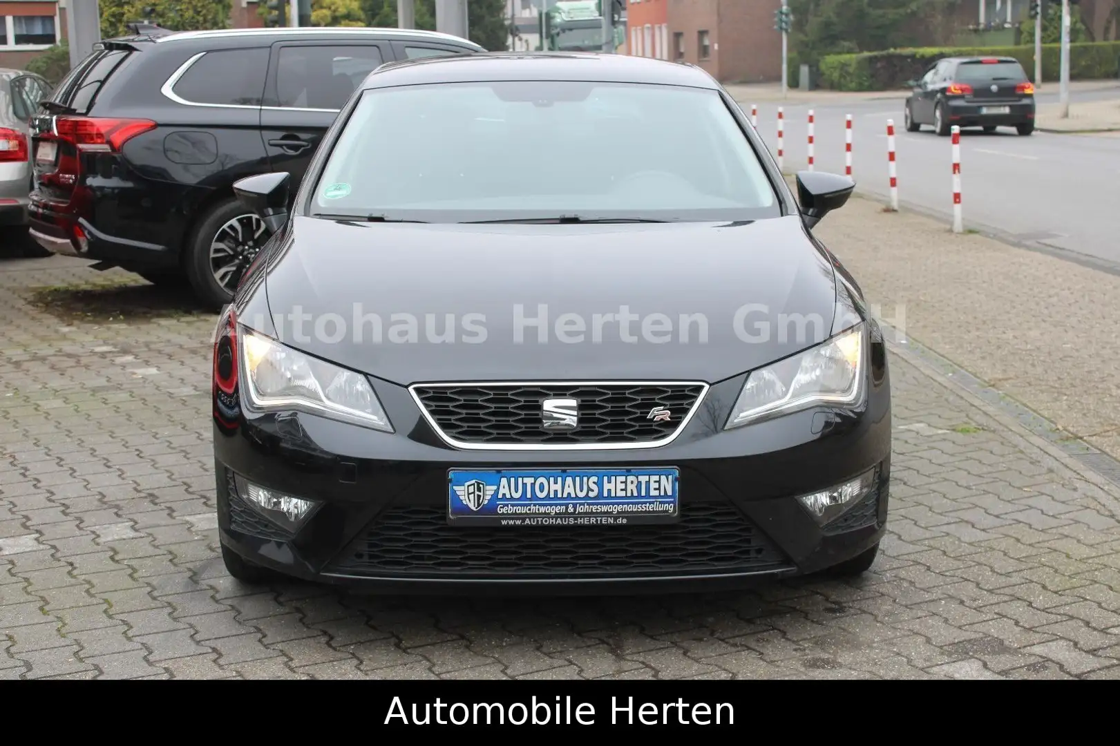 SEAT Leon FR 1.4 TSI*5-TÜRIG*NAVI*LEDER*SITZH*2.HAND* Černá - 2
