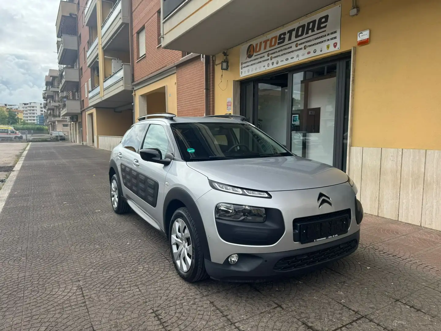 Citroen C4 Cactus 1.6 bluehdi Shine AUTOMATICA UFFICIALE Zilver - 1