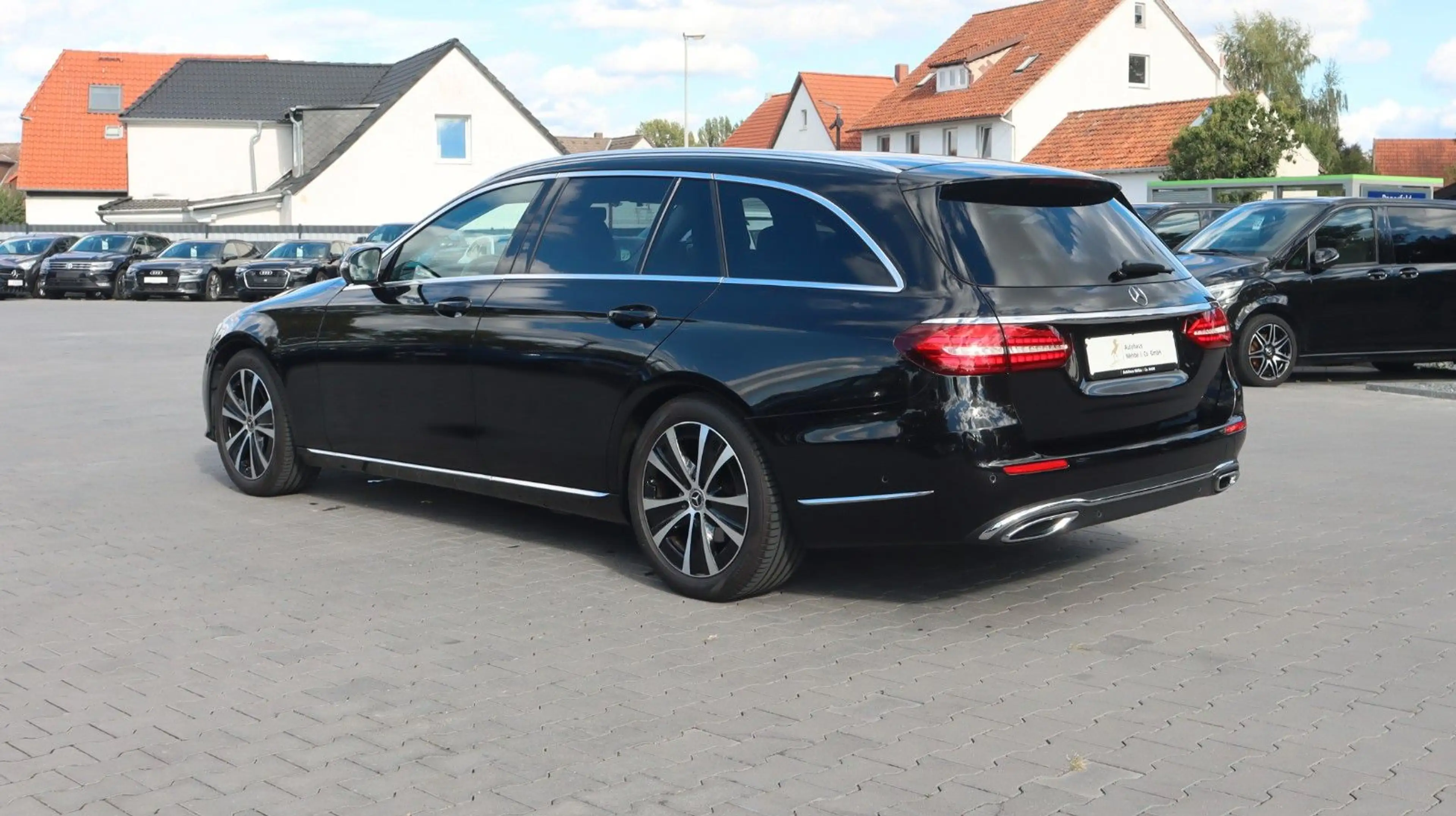 Mercedes-Benz E 200 Exclusive Widescreen CarPlay TotW 360° AHK — photo 4