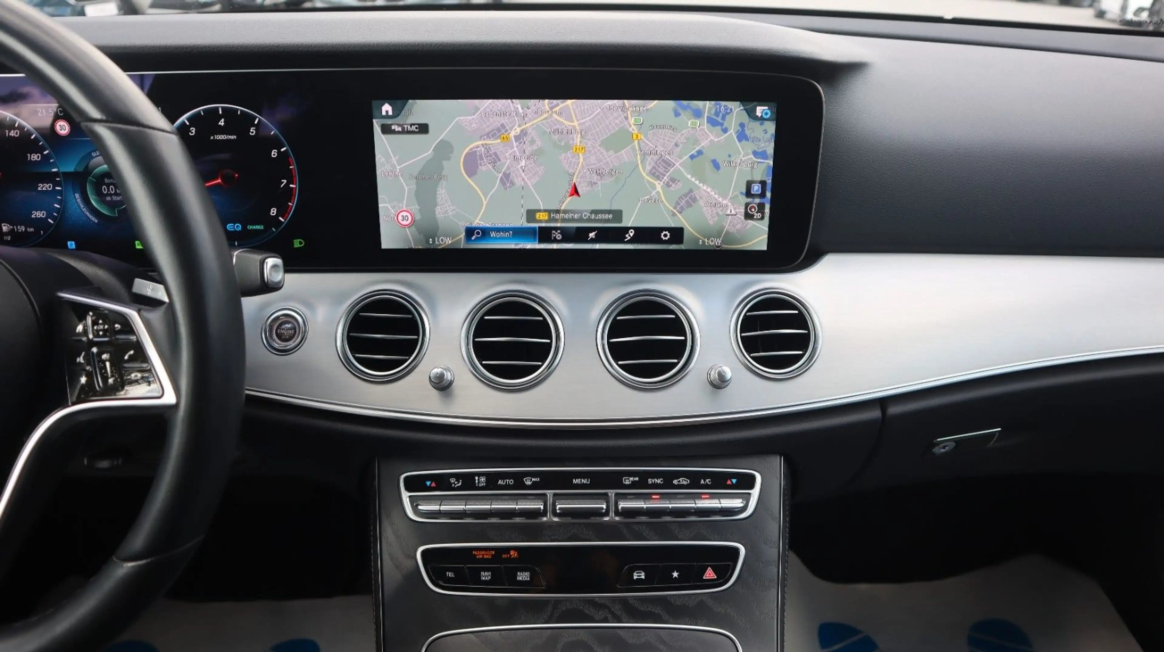 Mercedes-Benz E 200 Exclusive Widescreen CarPlay TotW 360° AHK — photo 13