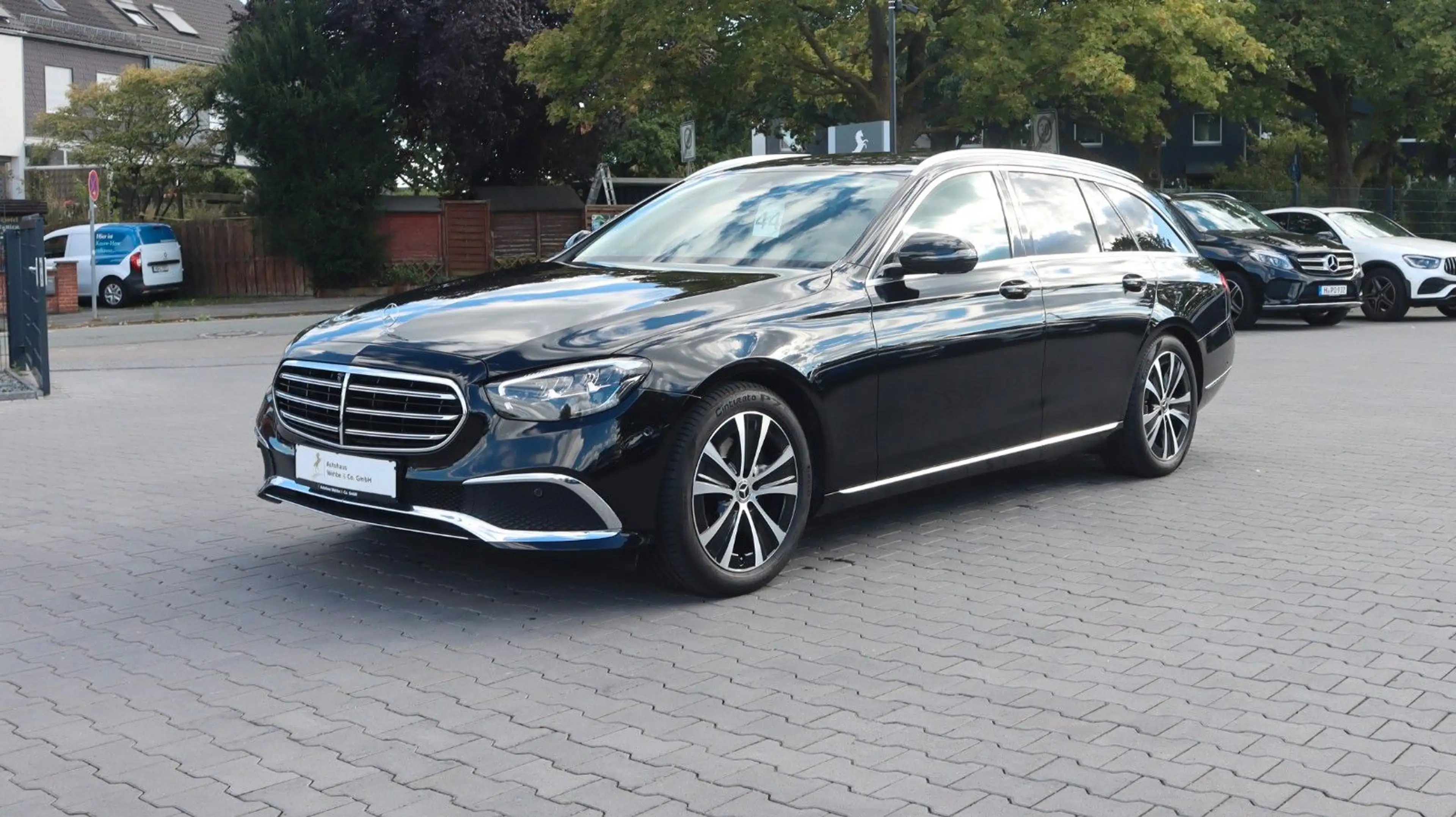 Mercedes-Benz E 200 Exclusive Widescreen CarPlay TotW 360° AHK — photo 3