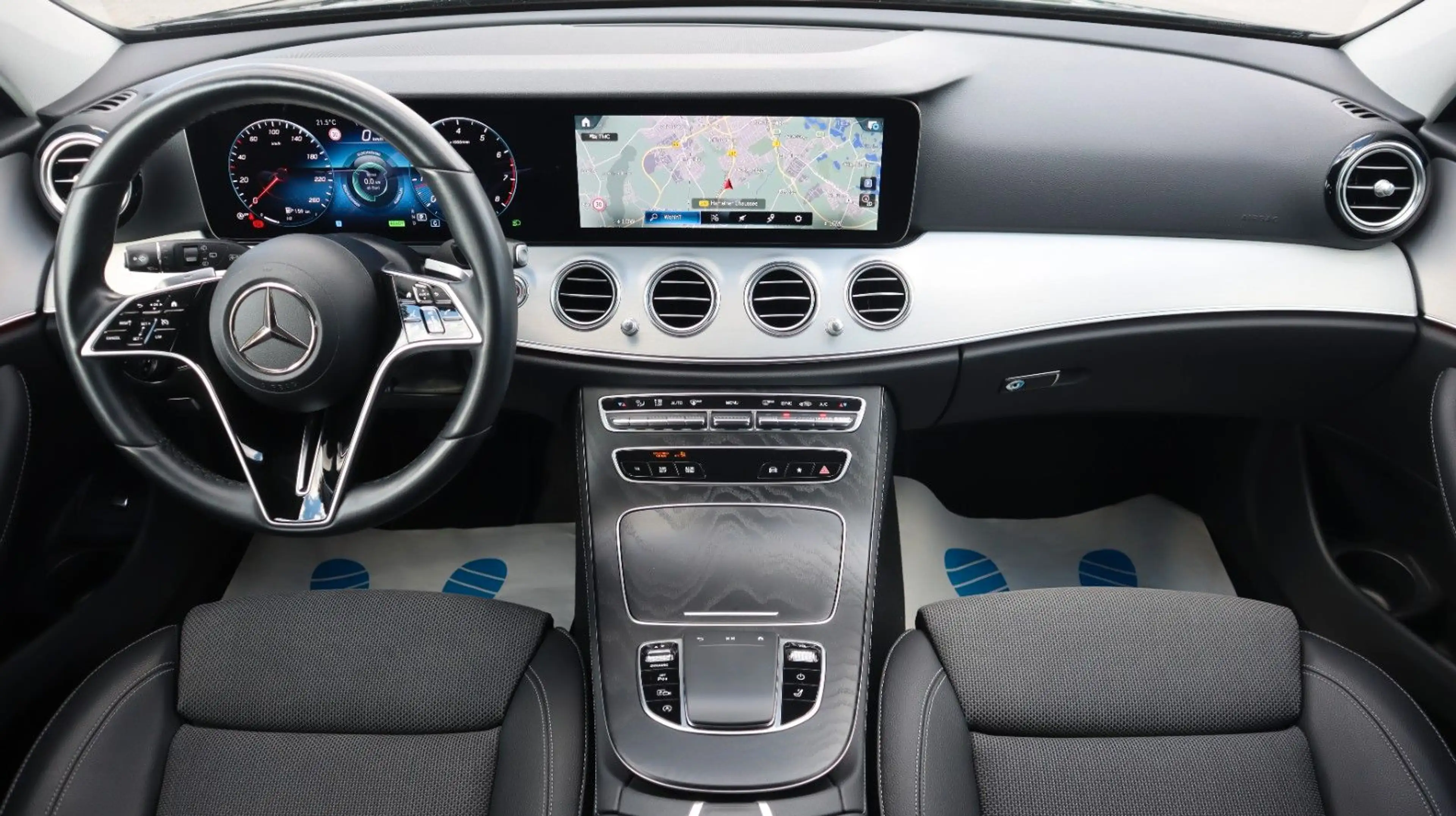Mercedes-Benz E 200 Exclusive Widescreen CarPlay TotW 360° AHK — photo 11
