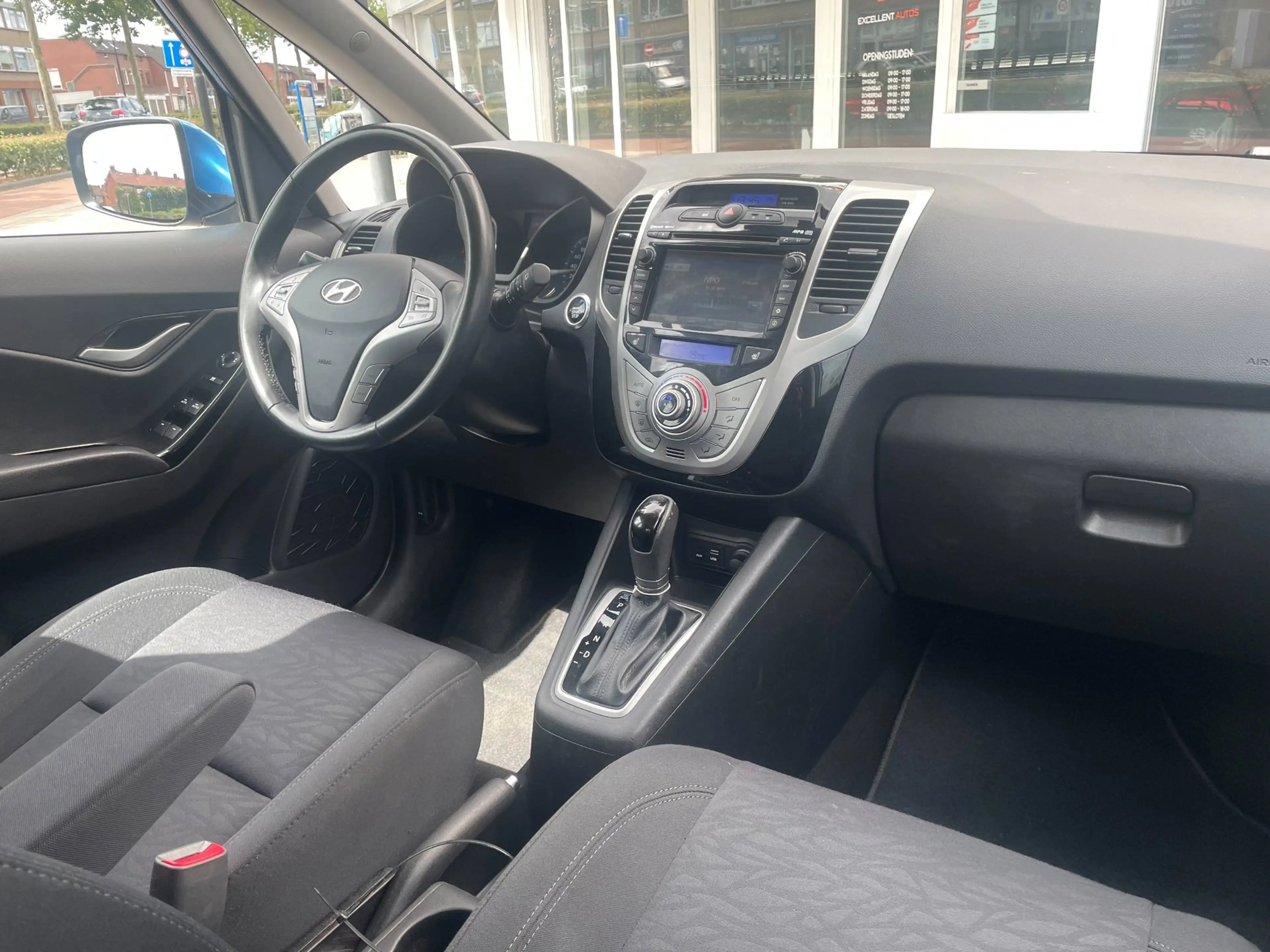 Hyundai iX20 1.6i Go!- Automaat-Navigatie — photo 7