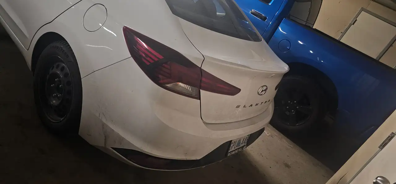 Hyundai ELANTRA снимка Hyundai ELANTRA