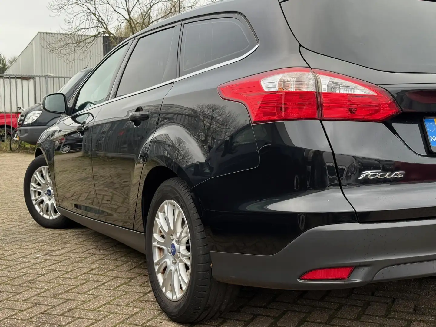 Ford Focus Wagon 1.6 EcoBoost Titanium Noir - 2