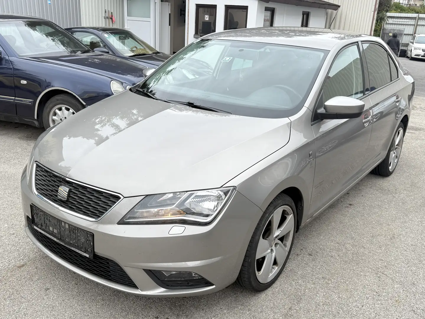 SEAT Toledo 1,2 TSI Reference **PICKERL GÜLTIG 2/26+4** - 2