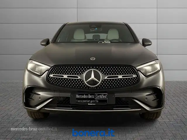 Mercedes-Benz GLC view 4