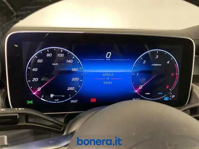 Mercedes-Benz GLC view 14