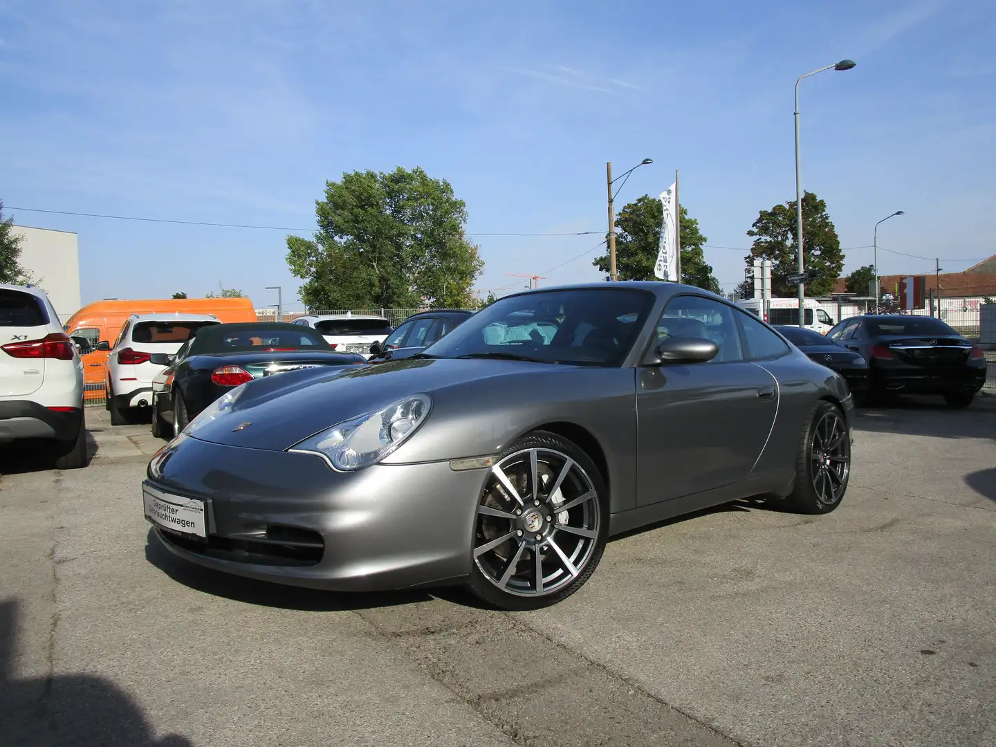 Porsche 996 Carrera 4 Tip. Facelift Grau - 1