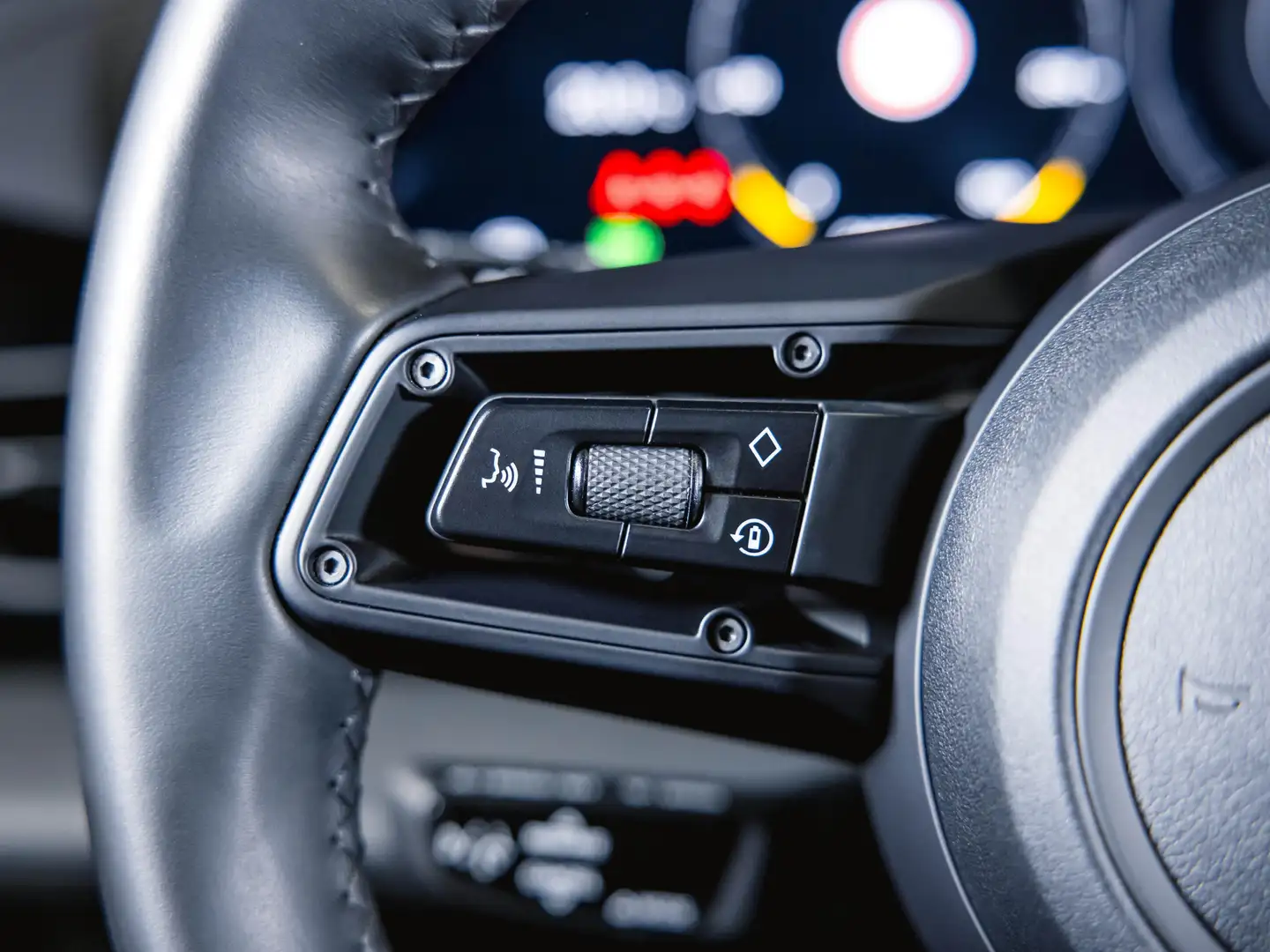 Car Image 32