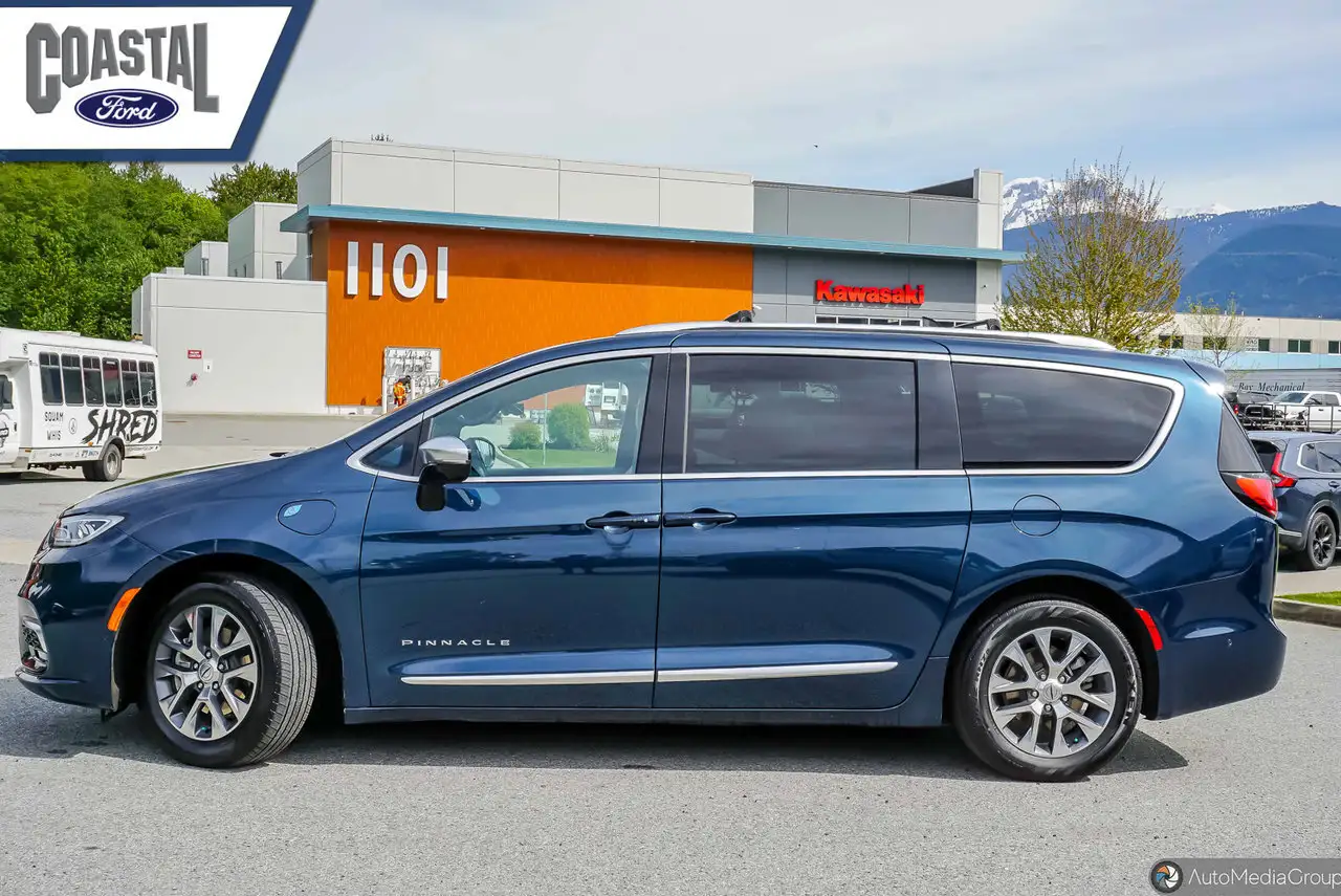 Chrysler Pacifica снимка Chrysler Pacifica
