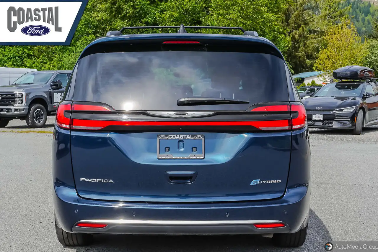 Chrysler Pacifica снимка Chrysler Pacifica