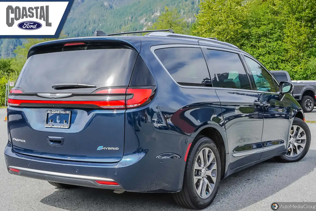 Chrysler Pacifica снимка Chrysler Pacifica