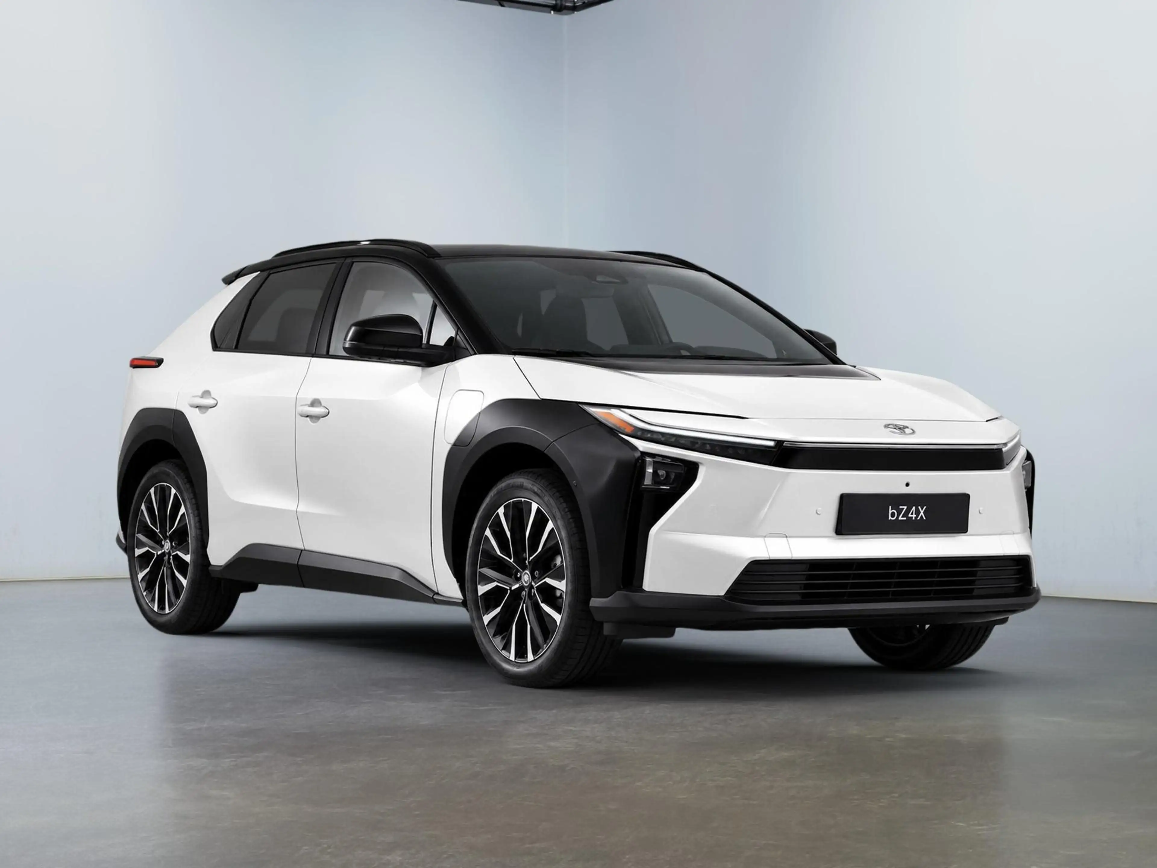 Toyota bZ4X Executive AWD 343PS/252kW 2026 73,1 kWh 468km +...