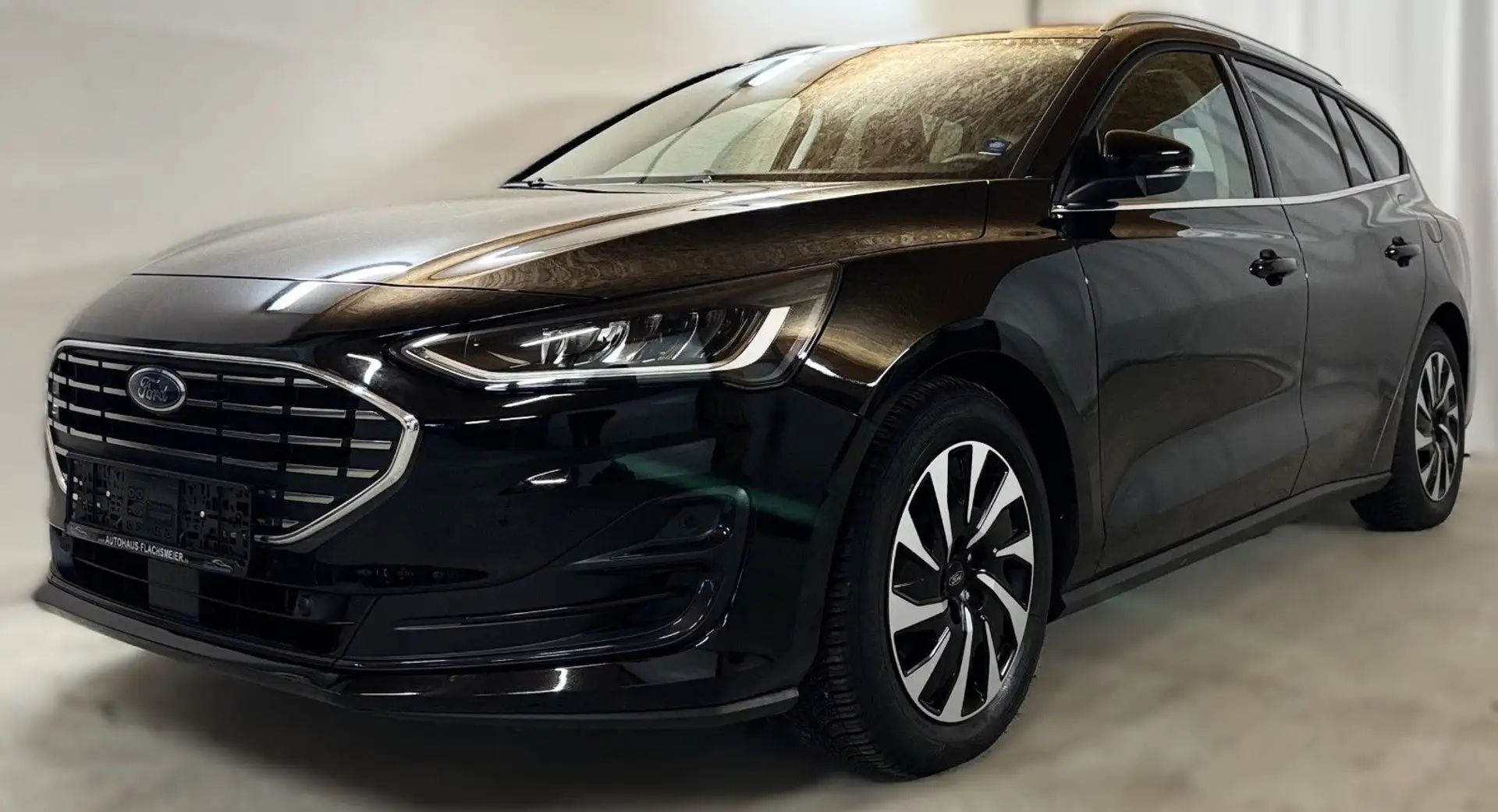Ford Focus Turnier Titanium Edition, Automatik Schwarz - 1