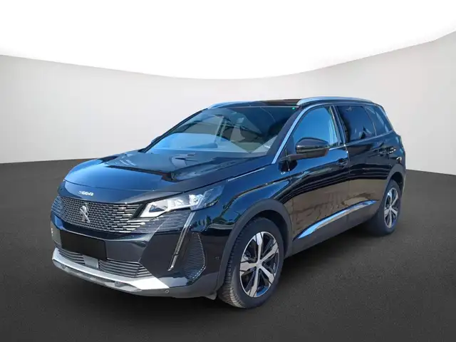 Peugeot 5008 view 2